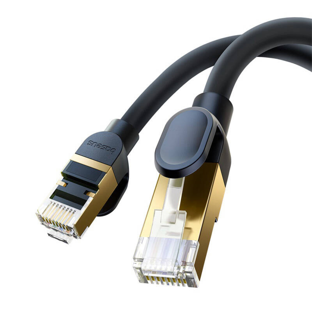 Zwei schwarze Netzwerkkabel mit vergoldeten Steckern, weißer Hintergrund.