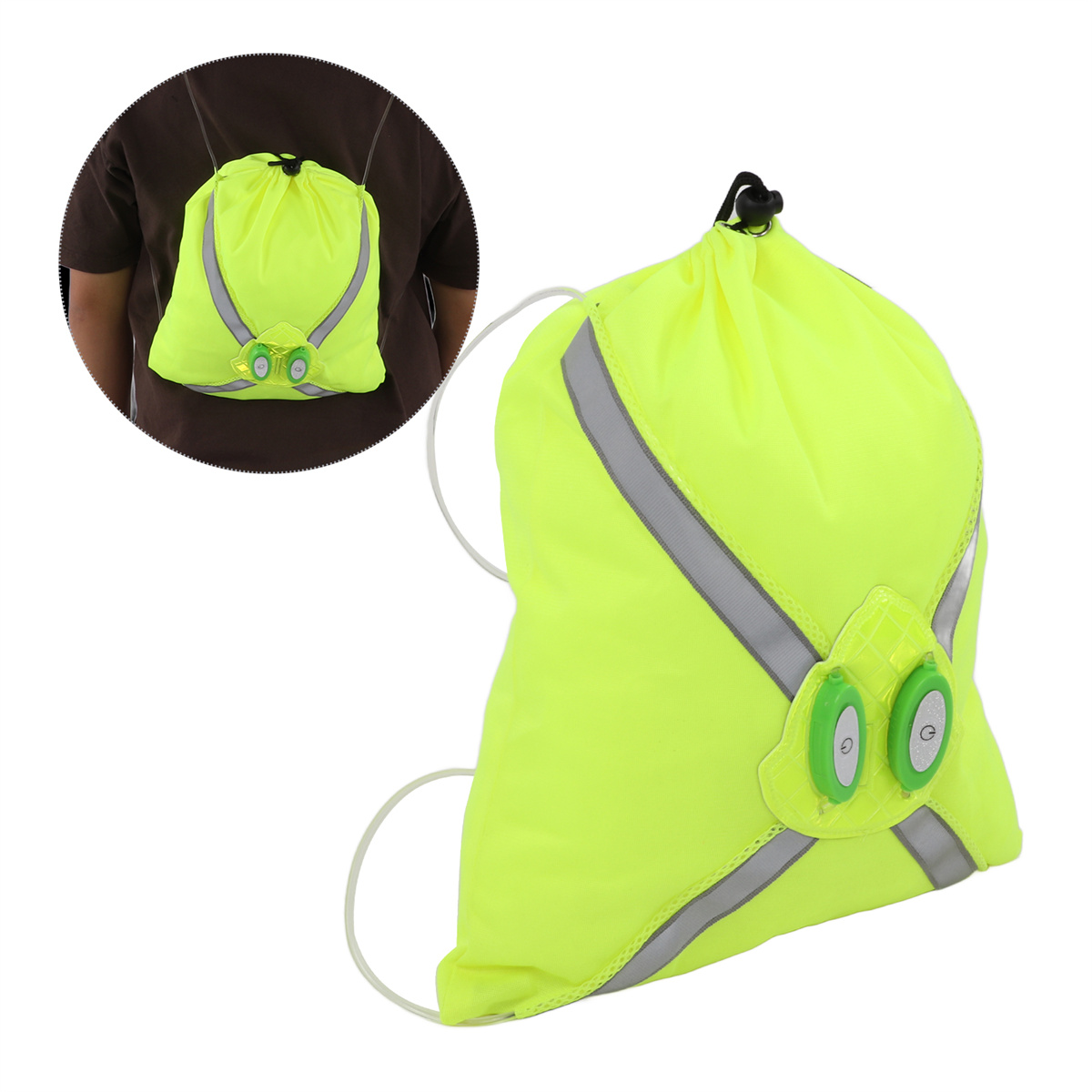 Neongelbe Kordelzugtasche mit reflektierenden Streifen und Lichtern. Eine Person ist ebenfalls im Bild.