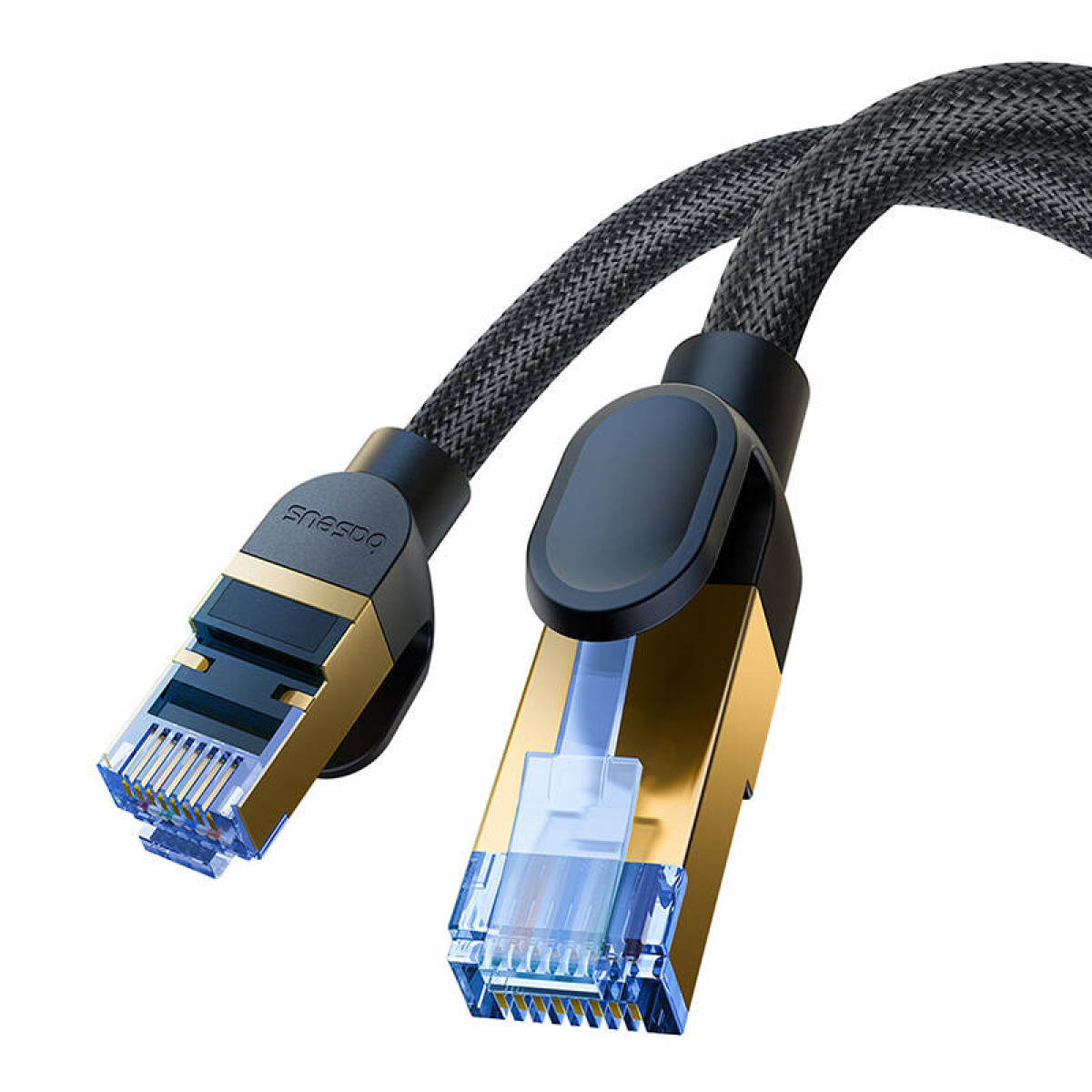 Czarny i złoty kabel Ethernet. Złącza są złote, kabel czarno-szary.