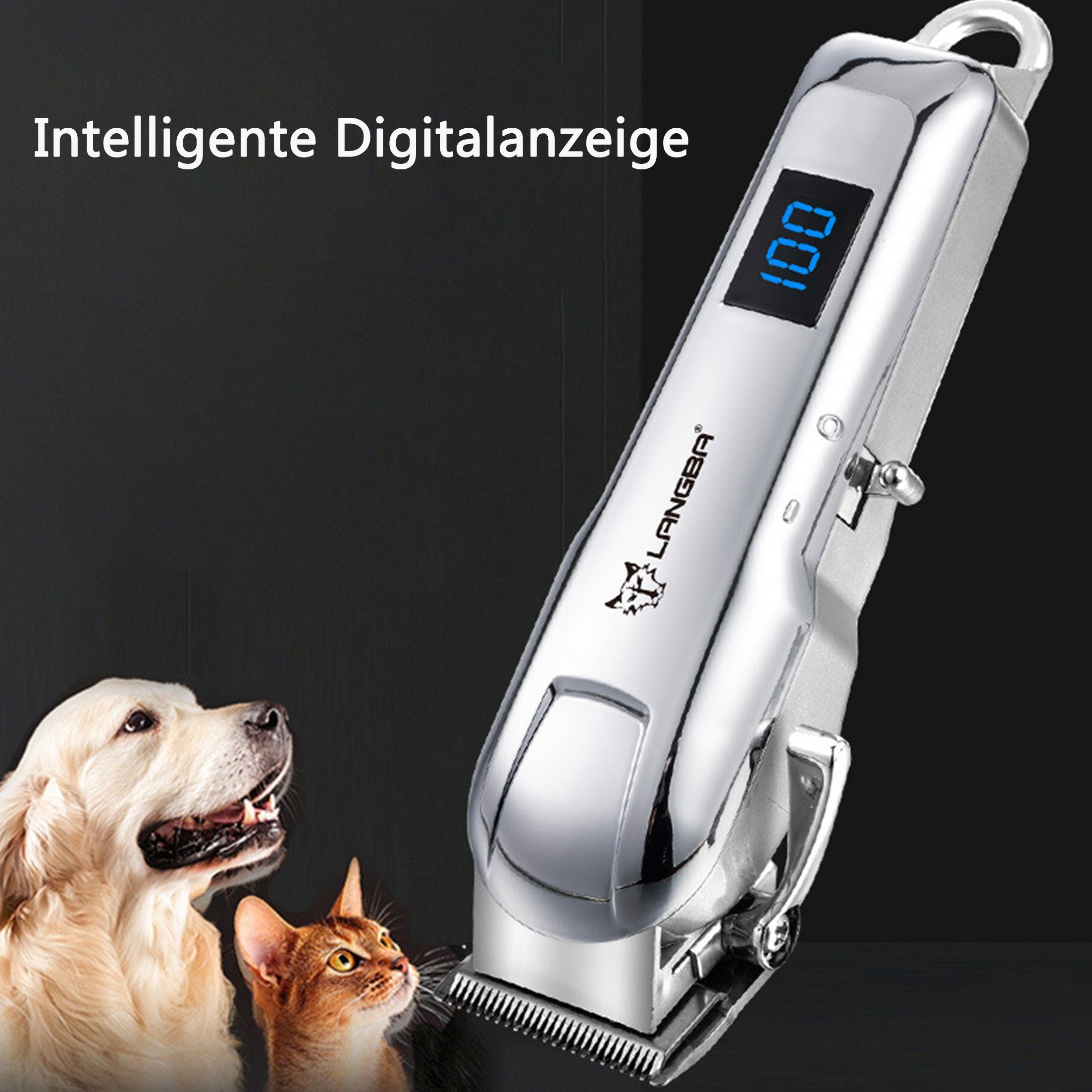 Silberner Tierhaarschneider mit Digitalanzeige, neben einem Hund und einer Katze. Hintergrund ist schwarz.