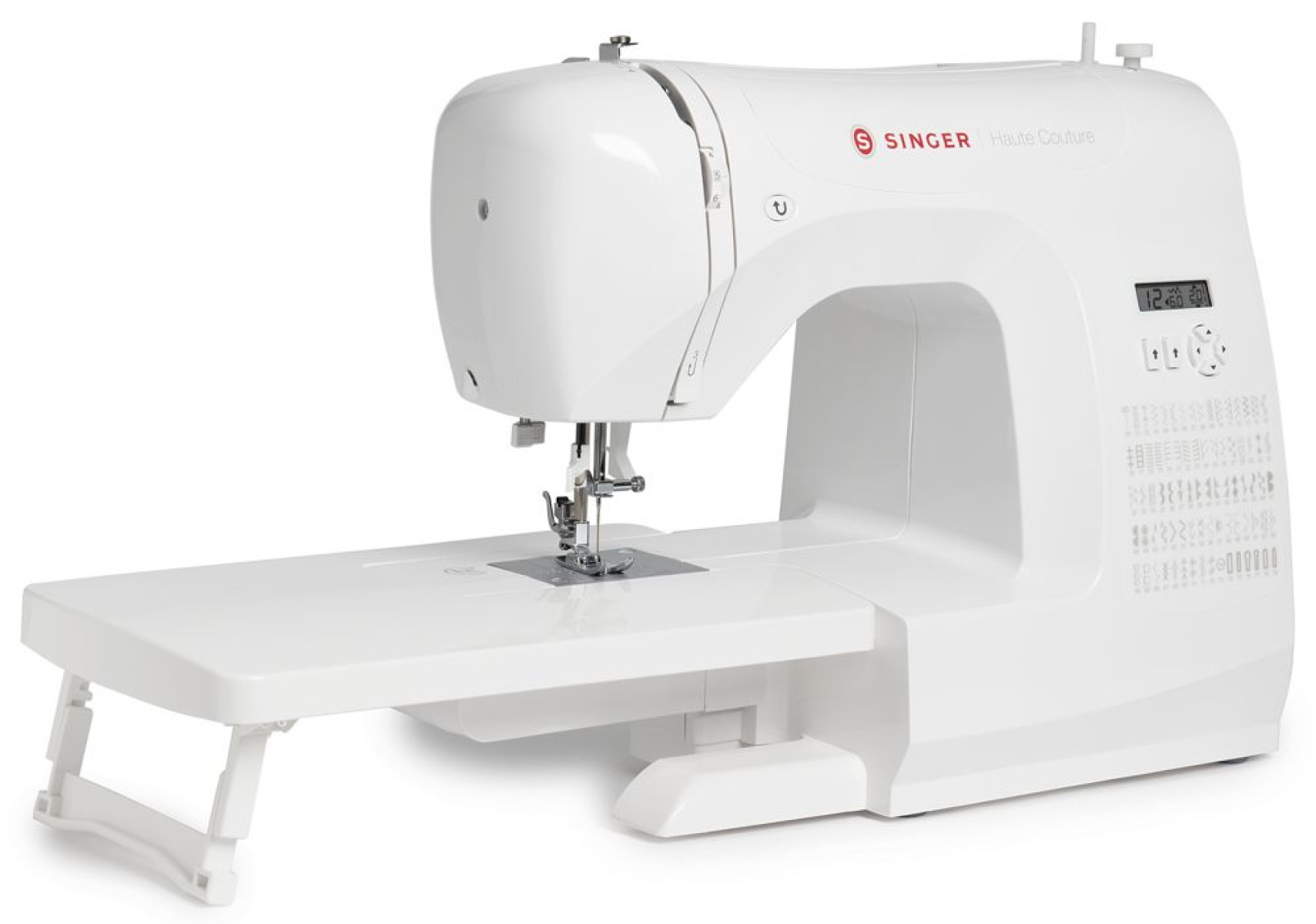 Weiße Singer-Nähmaschine mit großer Arbeitsfläche und Digitalanzeige.
