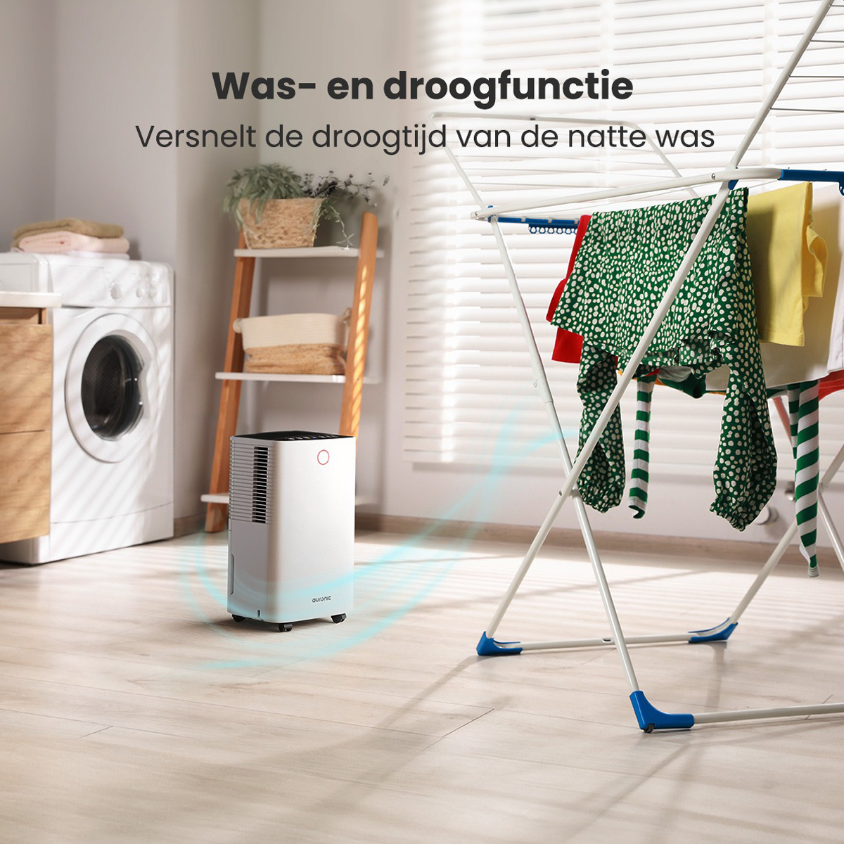 Déshumidificateur dans une buanderie avec linge séchant. Machine à laver, étendoir, étagère bois.
