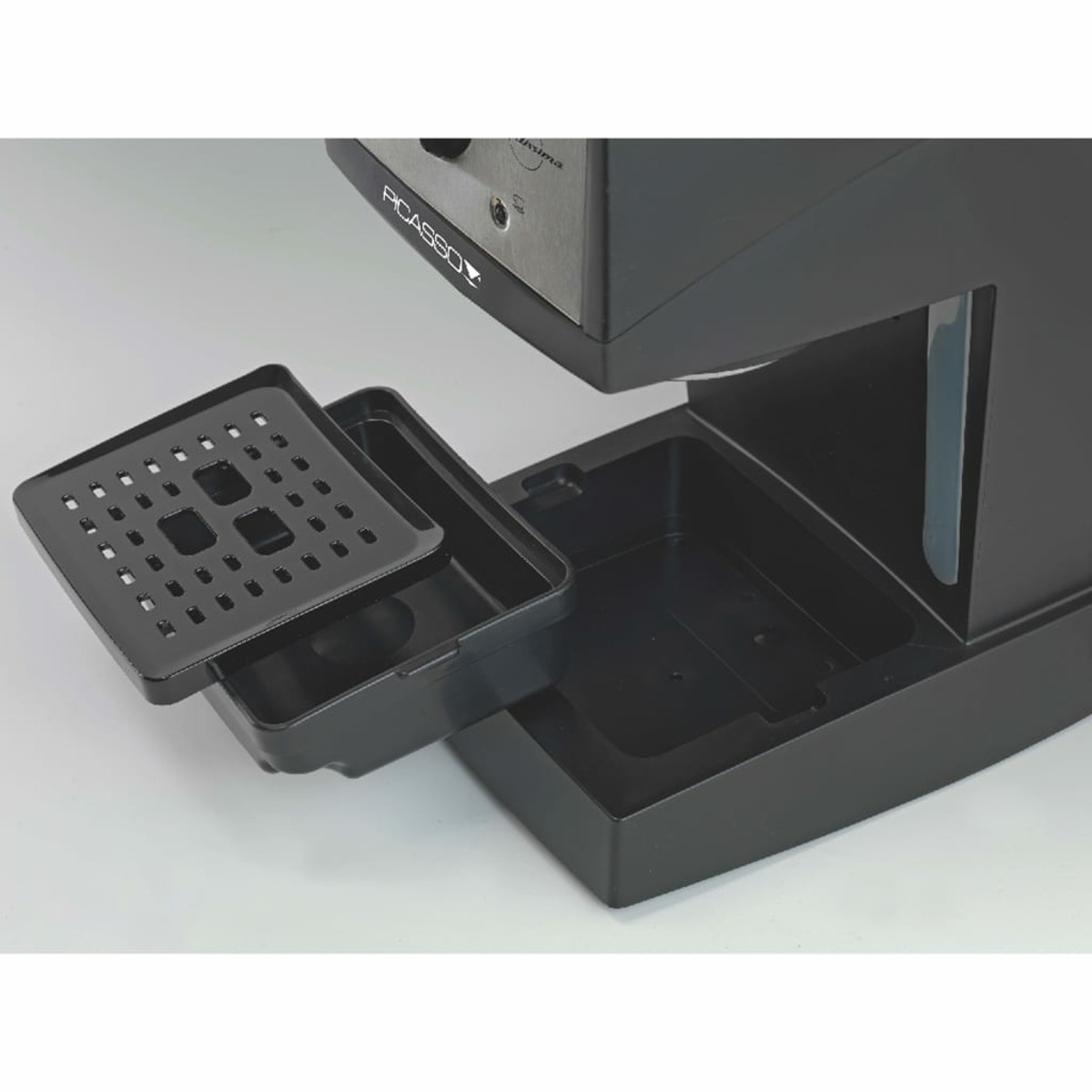 Czarny ekspres do kawy z wyjmowanymi częściami: tacką i szufladą.