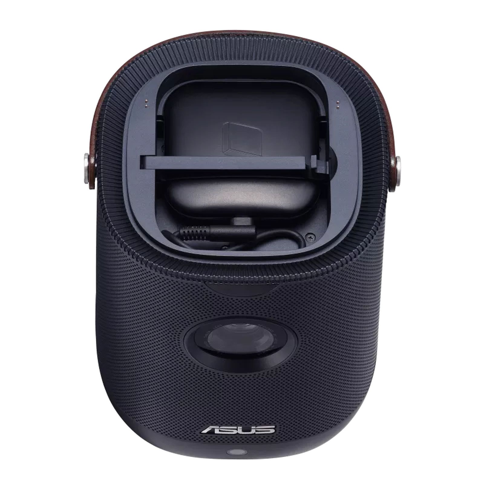 Czarny projektor z brązowym uchwytem. Otwarty górny panel. Czarne tło.