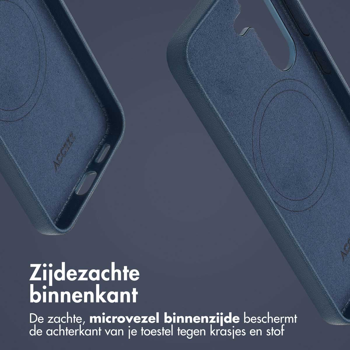 Close-up van de binnenkant van een blauwe telefoonhoes. Witte achtergrond.