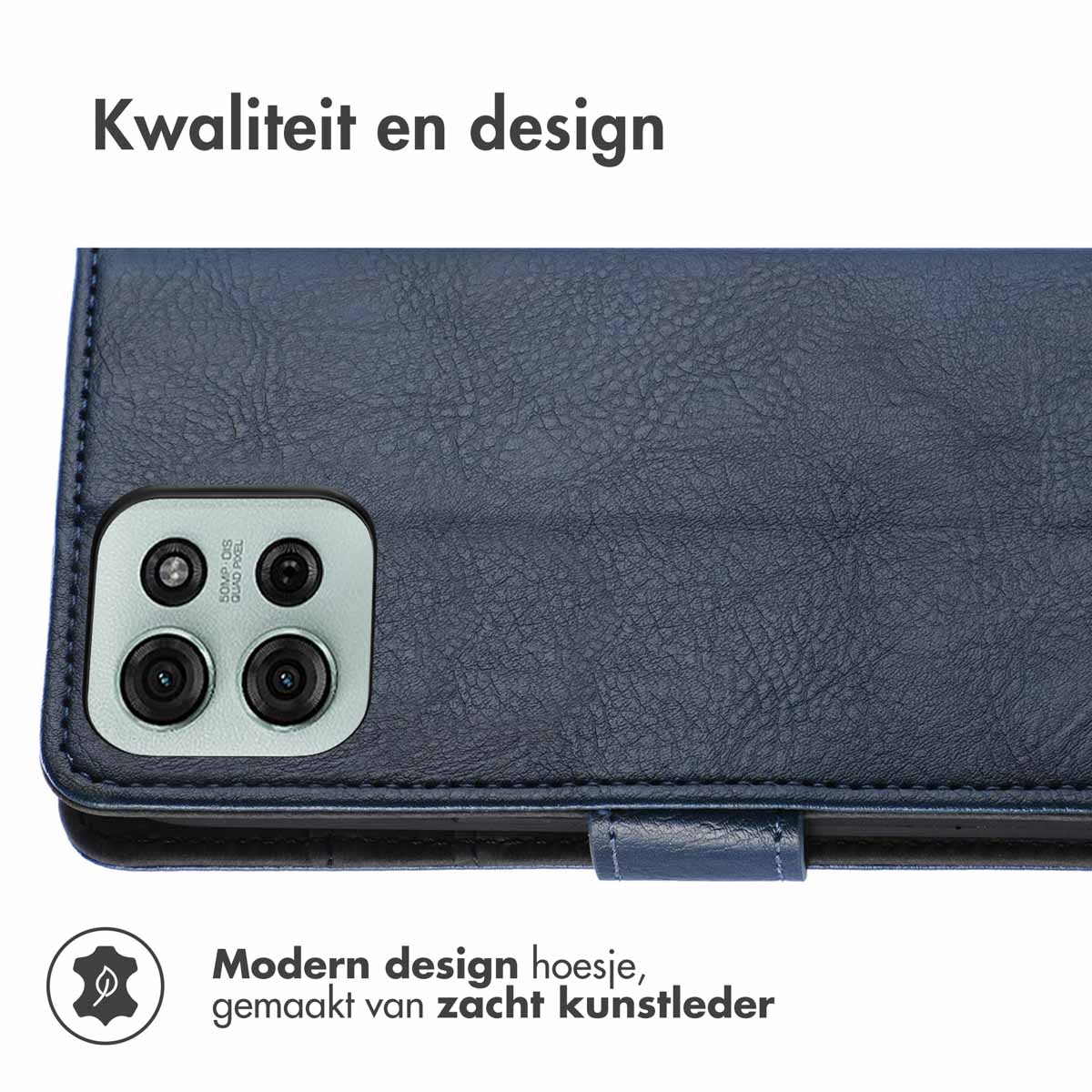 Gros plan sur un étui de téléphone bleu foncé, montrant l'appareil photo et le design de l'étui.