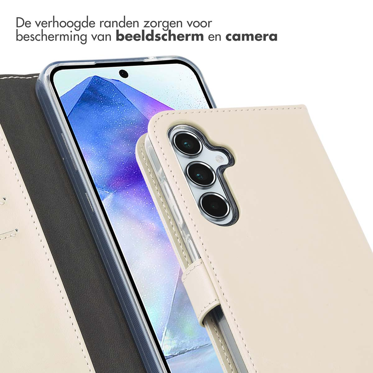 Coque de téléphone beige avec trois caméras. Les bords surélevés protègent l'écran et la caméra.