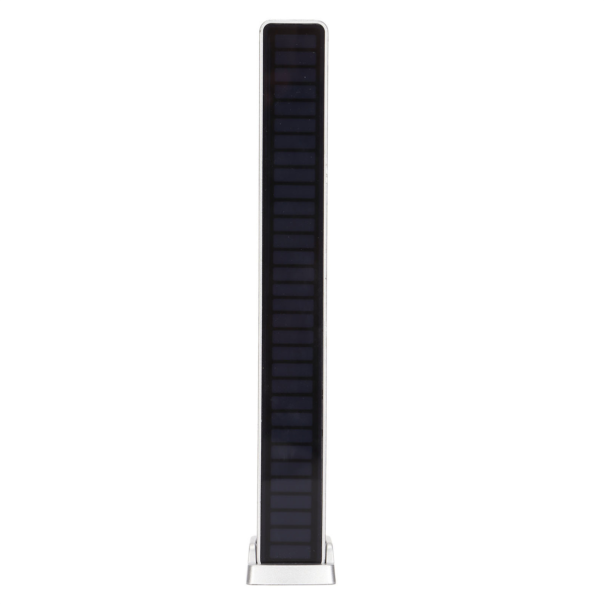 Ein hohes, schwarzes Solarpanel mit silbernem Sockel, aufrecht vor weißem Hintergrund.