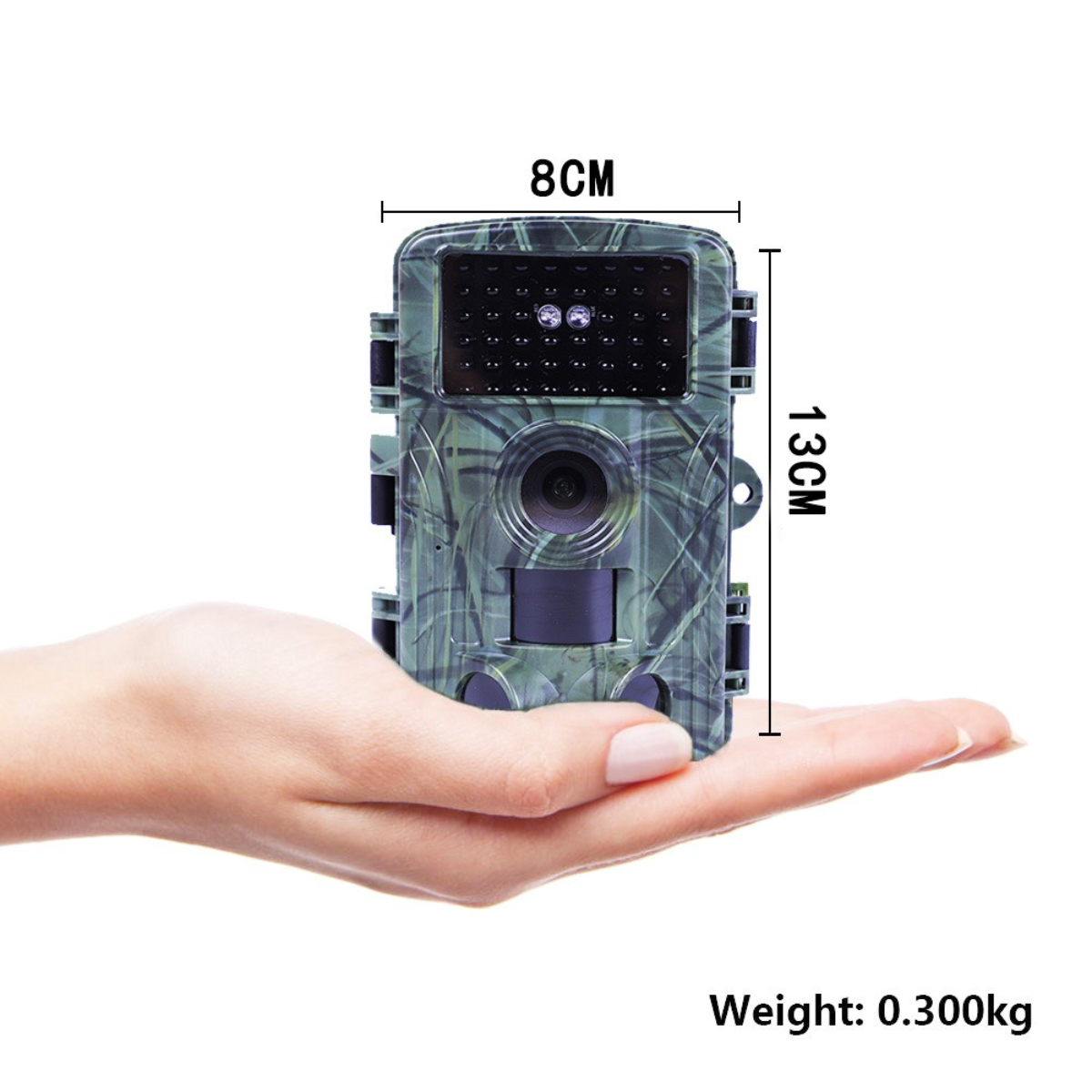 Tarnkamera in der Hand gehalten. Sie ist 8 cm x 13 cm groß und wiegt 0,300 kg.