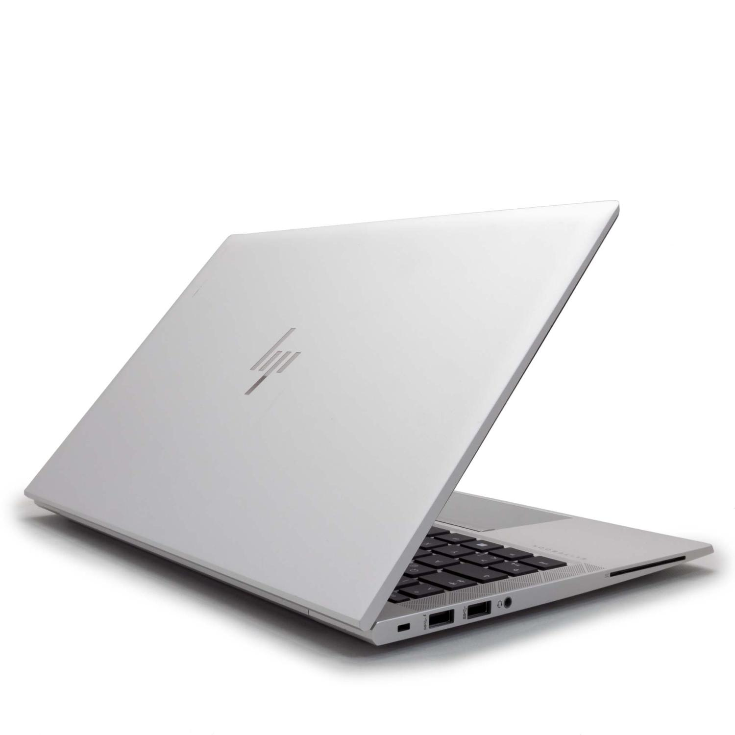 Laptop mit silbernem Deckel, zeigt das HP-Logo oben.