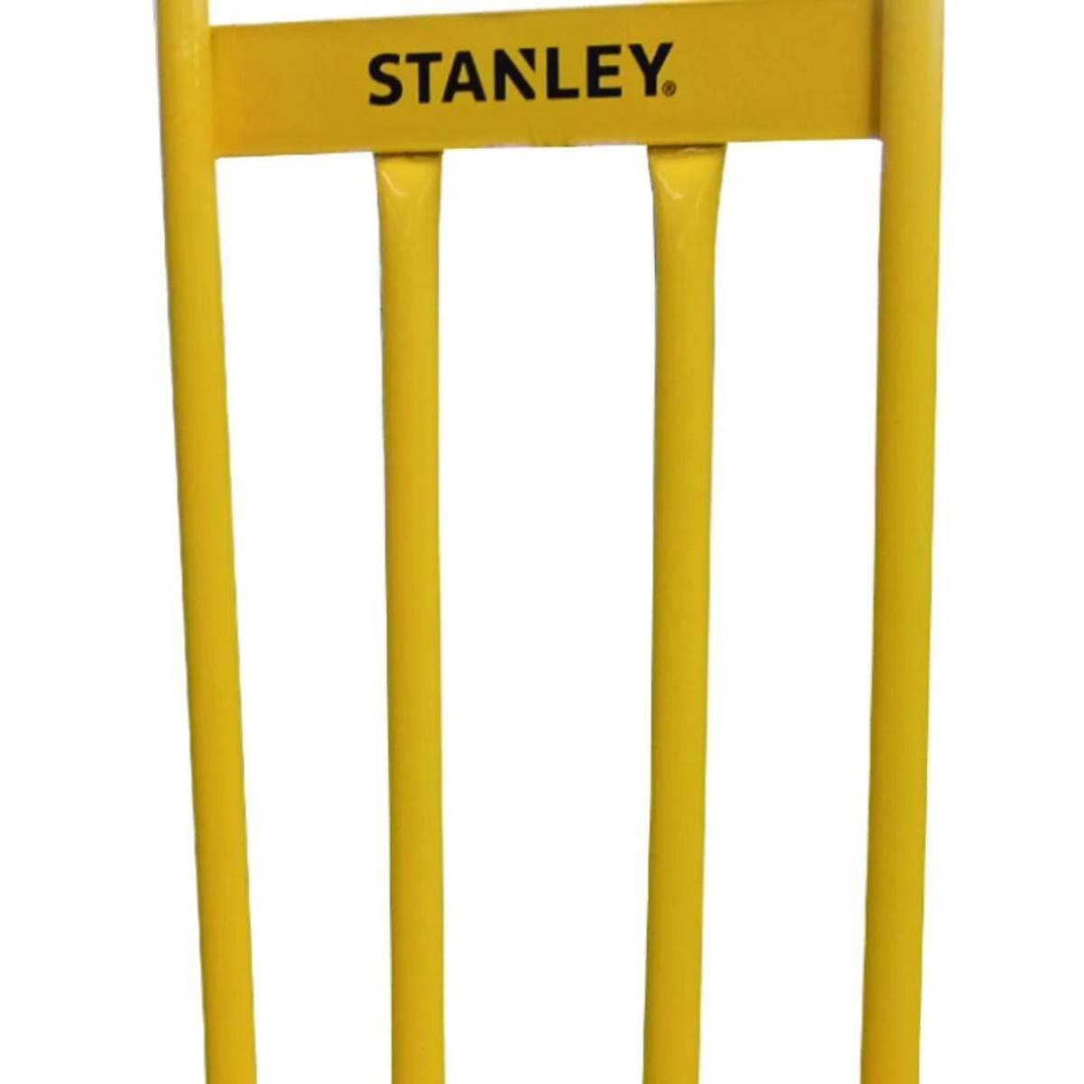 Primer plano de herramienta STANLEY amarilla. Se ve el nombre de la marca.