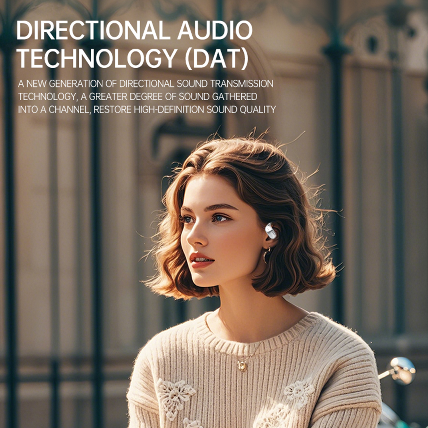 Eine Frau mit Ohrhörern, Text über Richtungs-Audiotechnologie. Verschwommener urbaner Hintergrund.
