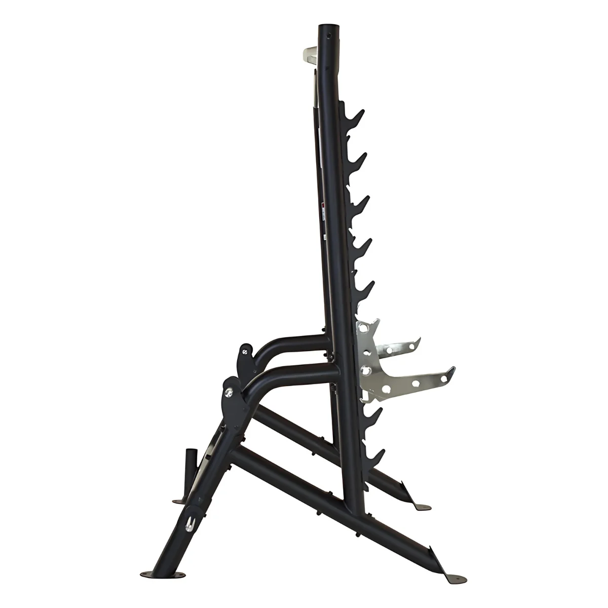 Een zwarte gewichtenrek, zijaanzicht, met meerdere niveaus voor halters en een witte achtergrond.