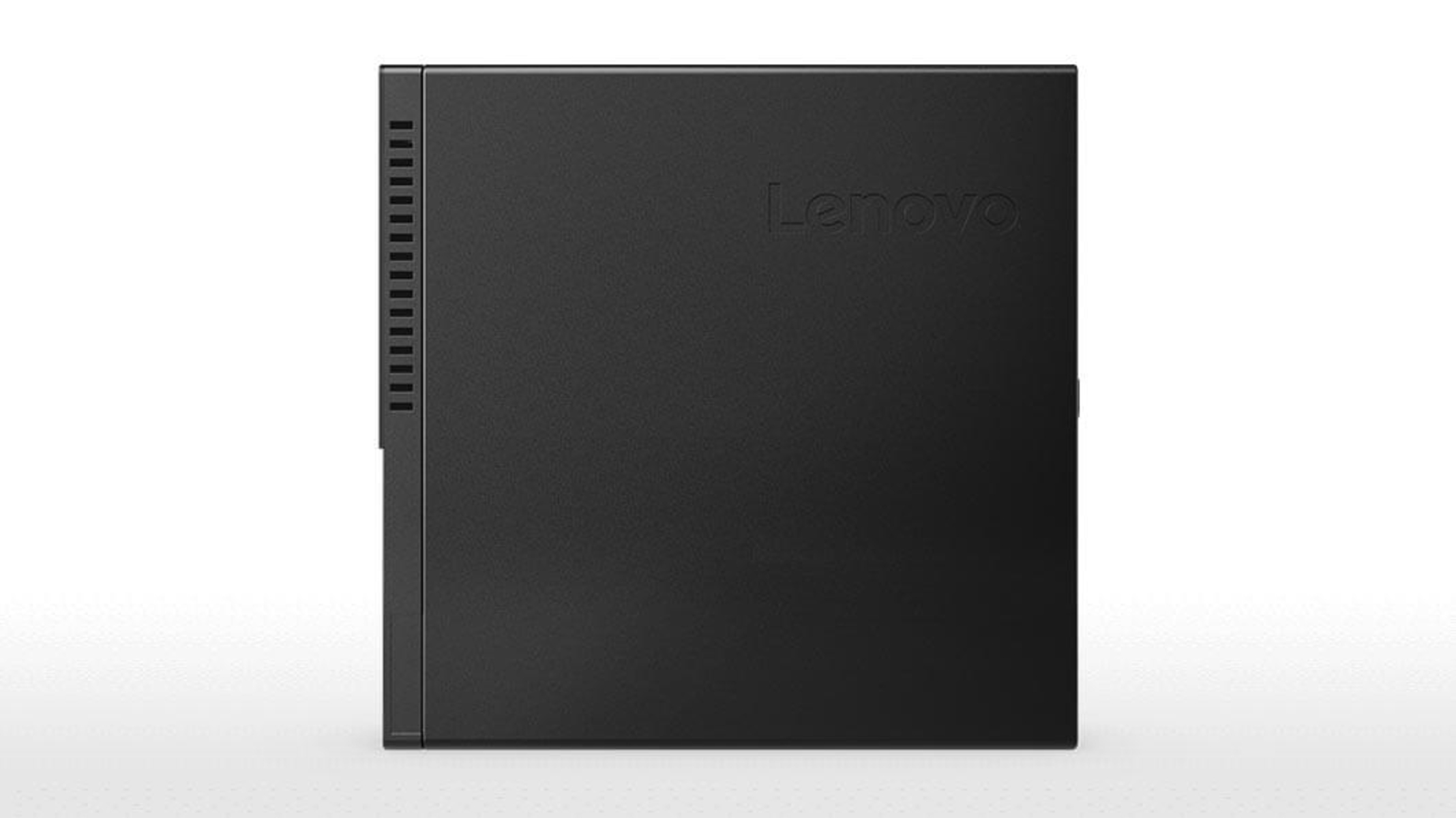 Schwarzer Lenovo-Desktop-Computer. Das Lenovo-Logo ist seitlich geprägt.