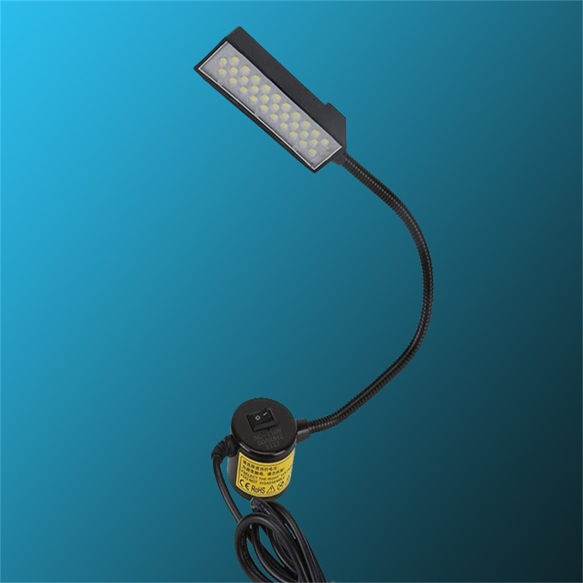 Eine schwarze Schwanenhalslampe mit LED-Leuchten auf blauem Hintergrund.