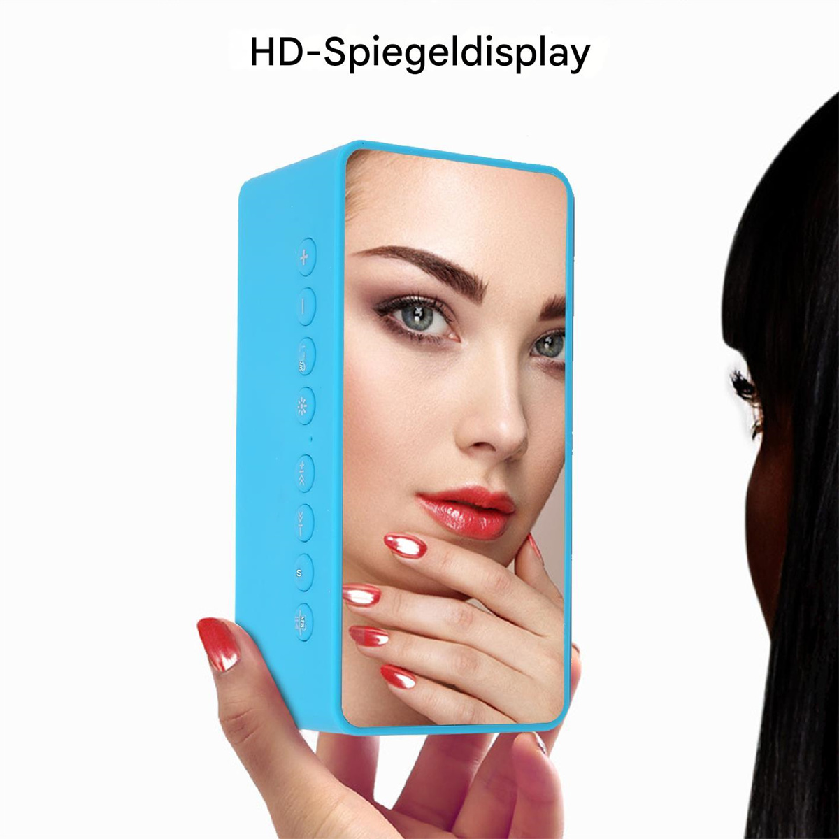 Blauer Lautsprecher mit Frauenportrait auf dem Display, in einer Hand gehalten, weißer Hintergrund.