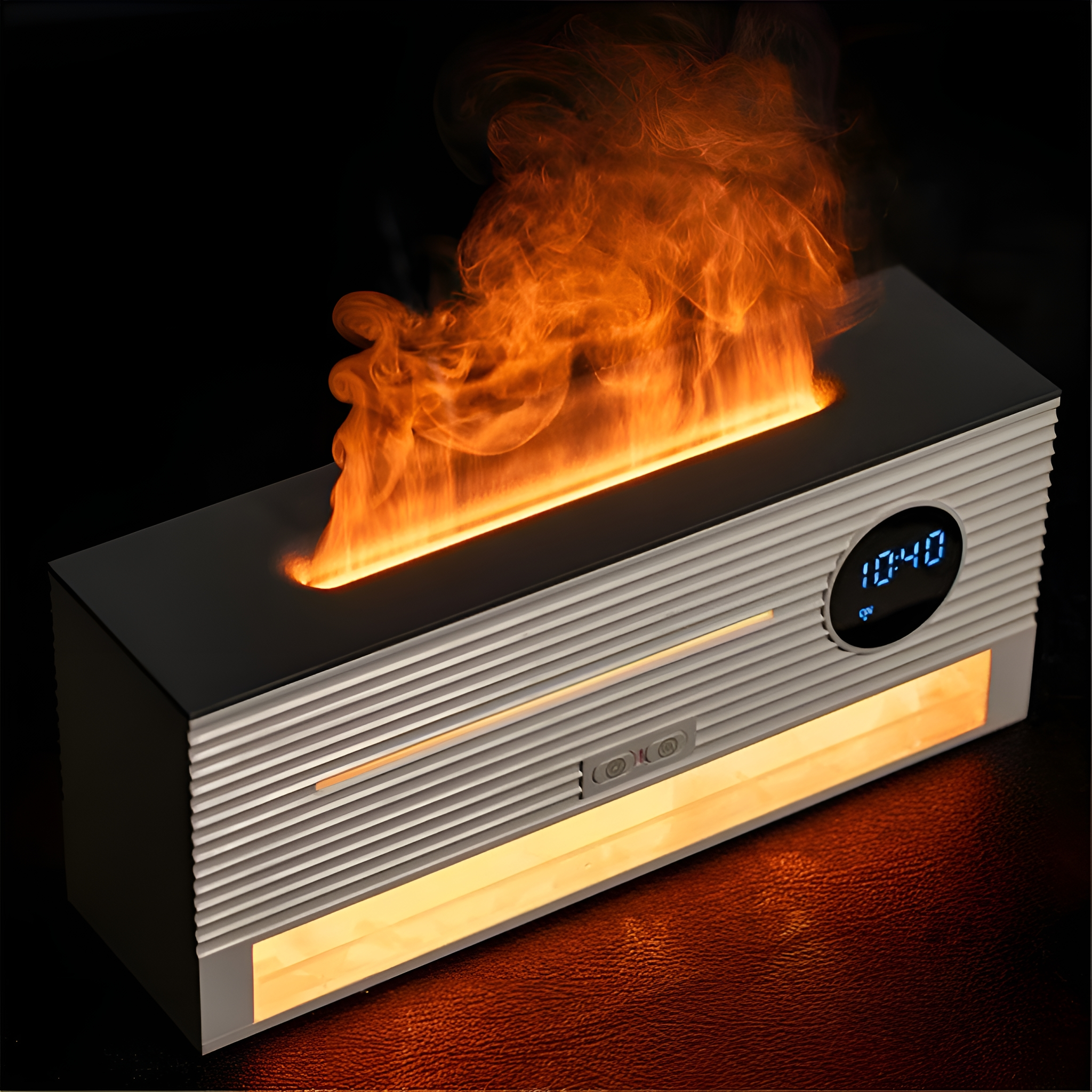 Ein dekoratives Flammeneffektgerät, das orangenes Licht und Flammen aussendet.