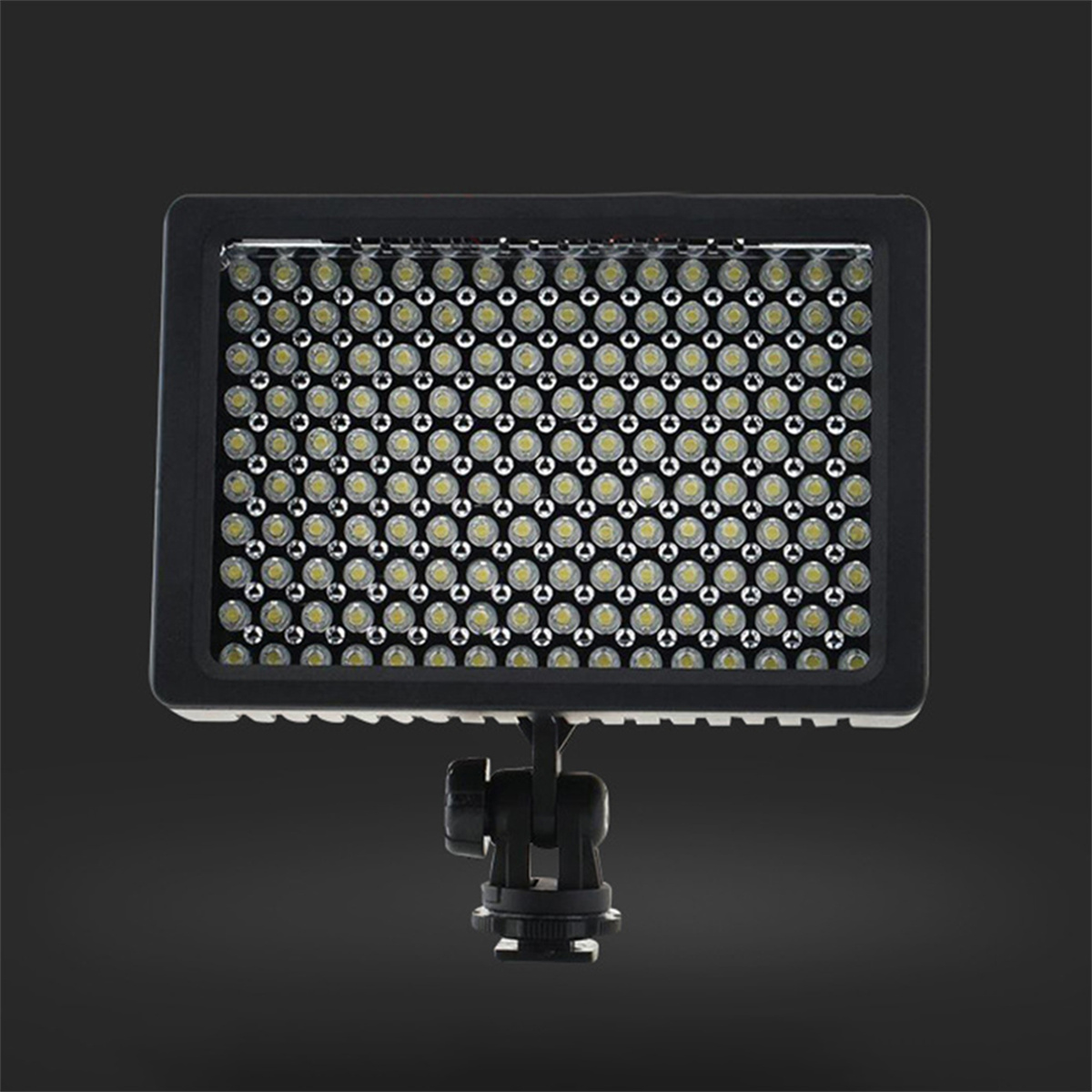 Rechteckiges LED-Lichtpanel auf schwarzem Hintergrund. Es hat ein Gitter aus vielen kleinen Lichtern.