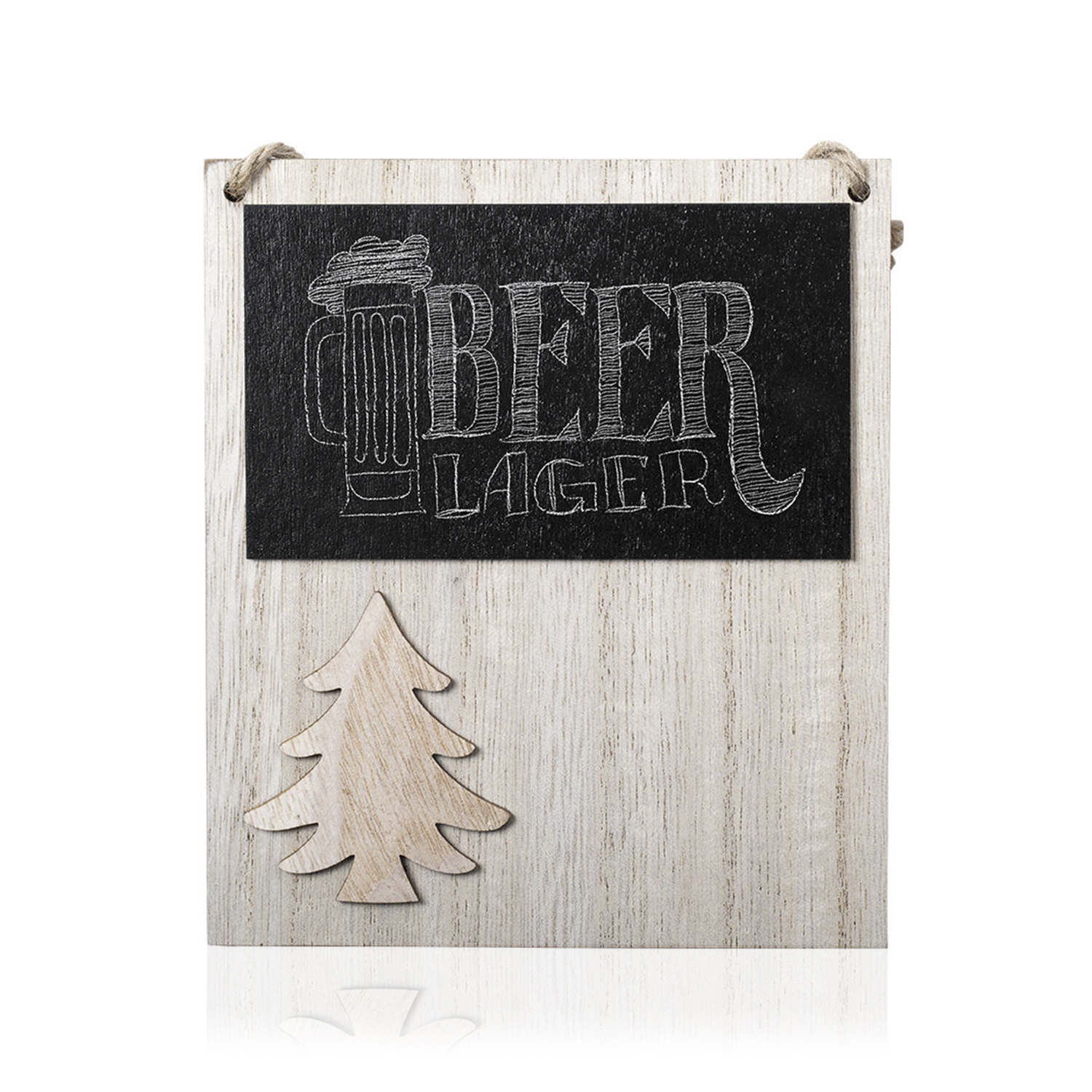 Holzschild mit Bier-Illustration und Baum.