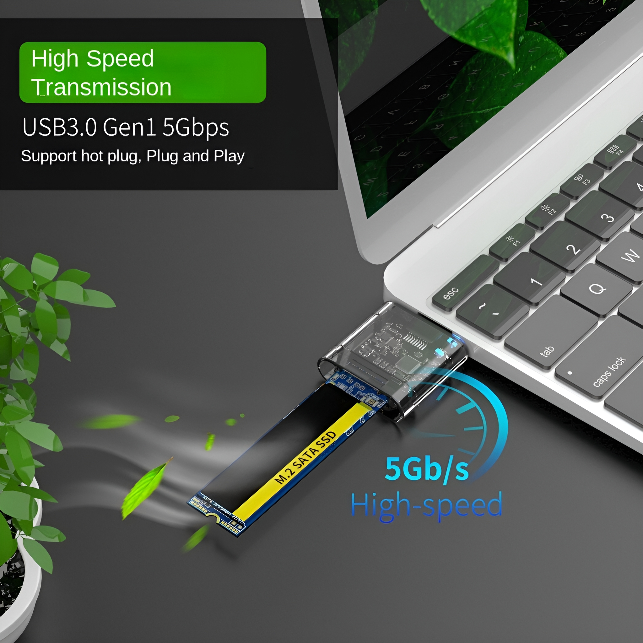 SSD in transparentem Gehäuse, über USB mit Laptop verbunden, mit Geschwindigkeitsanzeige.