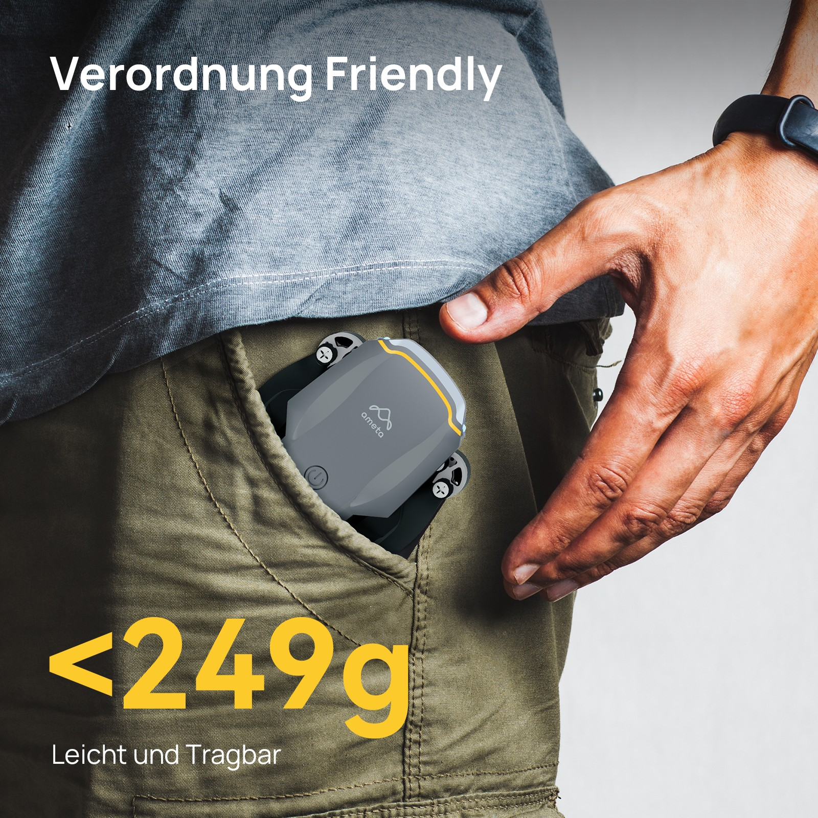 Eine kleine graue Drohne in einer Tasche. Text: <lt/>249g. Leicht und tragbar. Verordnung Friendly.