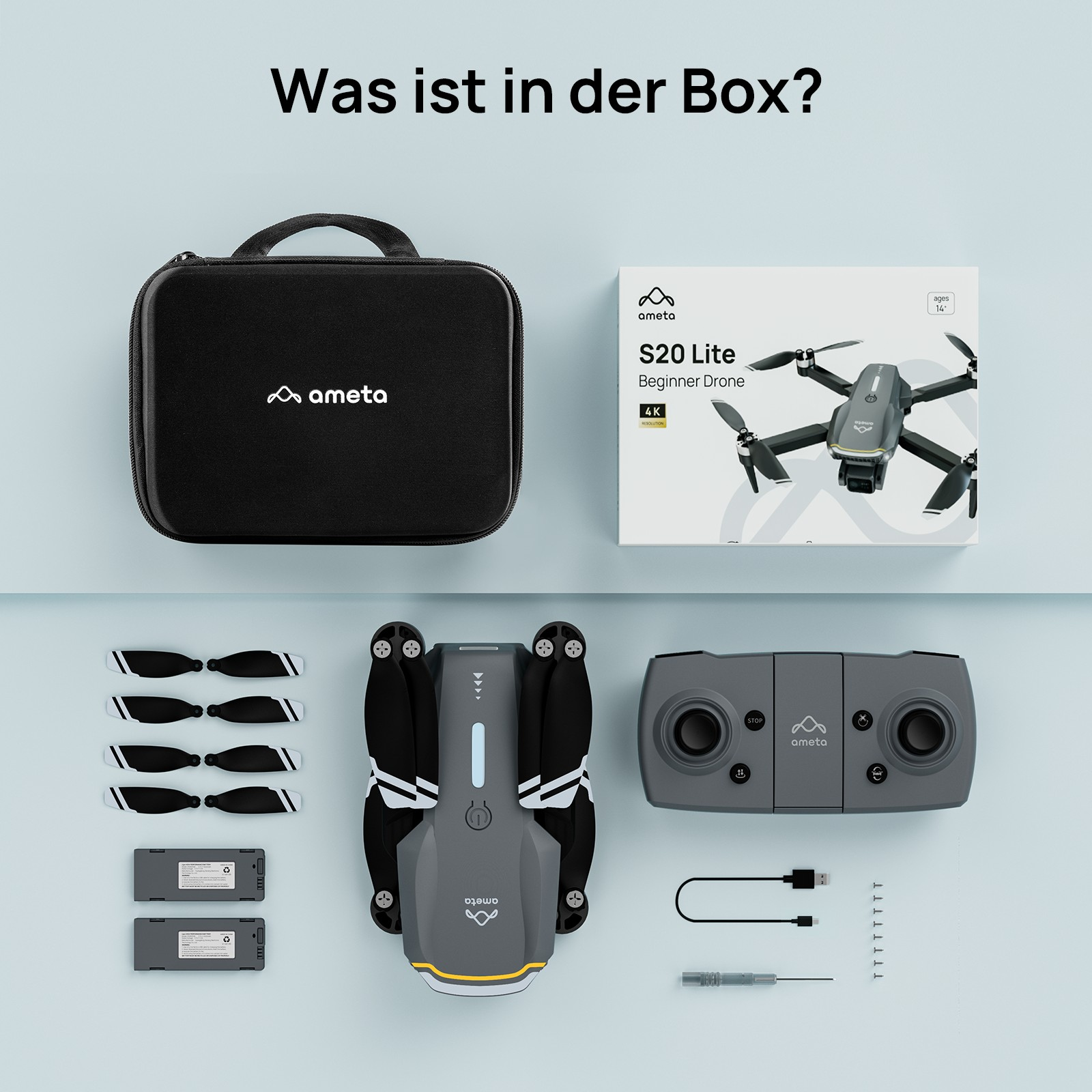 Drohnen-Kit mit Drohne, Controller, Akkus und Zubehör, alles auf hellblauem Grund.