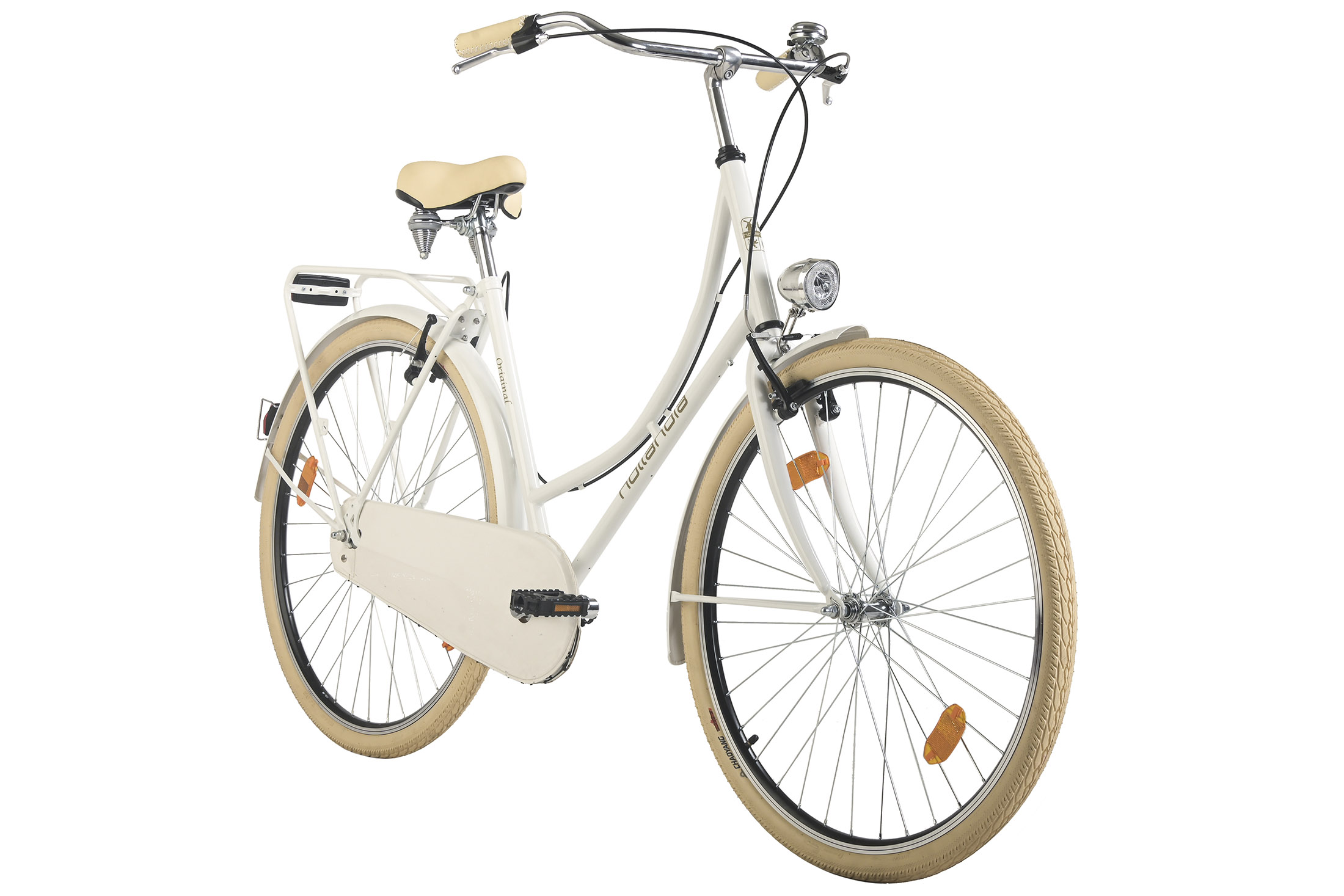 Weißes Fahrrad mit cremefarbenen Reifen und Sitz. Das Fahrrad hat einen Gepäckträger, Lichter und eine Klingel.