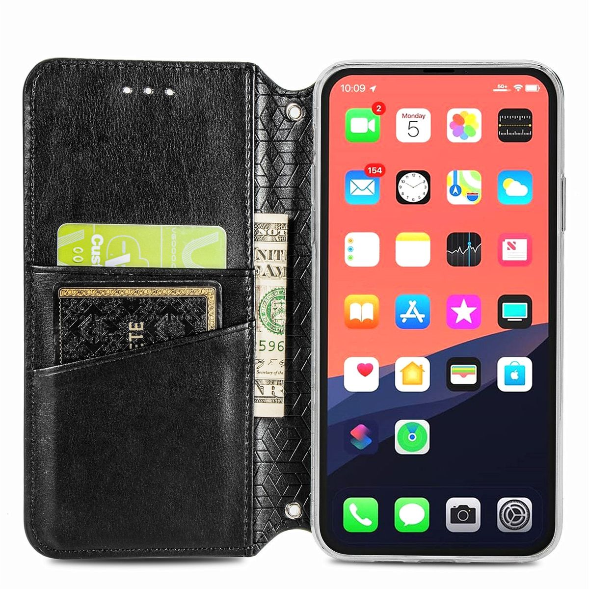 Eine schwarze Leder-Handyhülle mit Karten und Geld. Ein Telefon ist sichtbar.