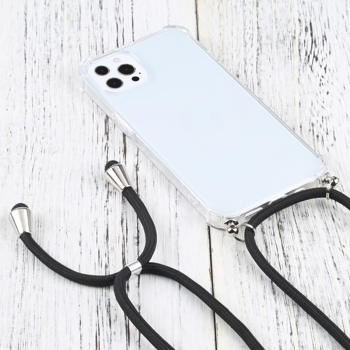 Transparente Handyhülle mit schwarzem Umhängeband, Telefon sichtbar. Silberne Metallakzente.