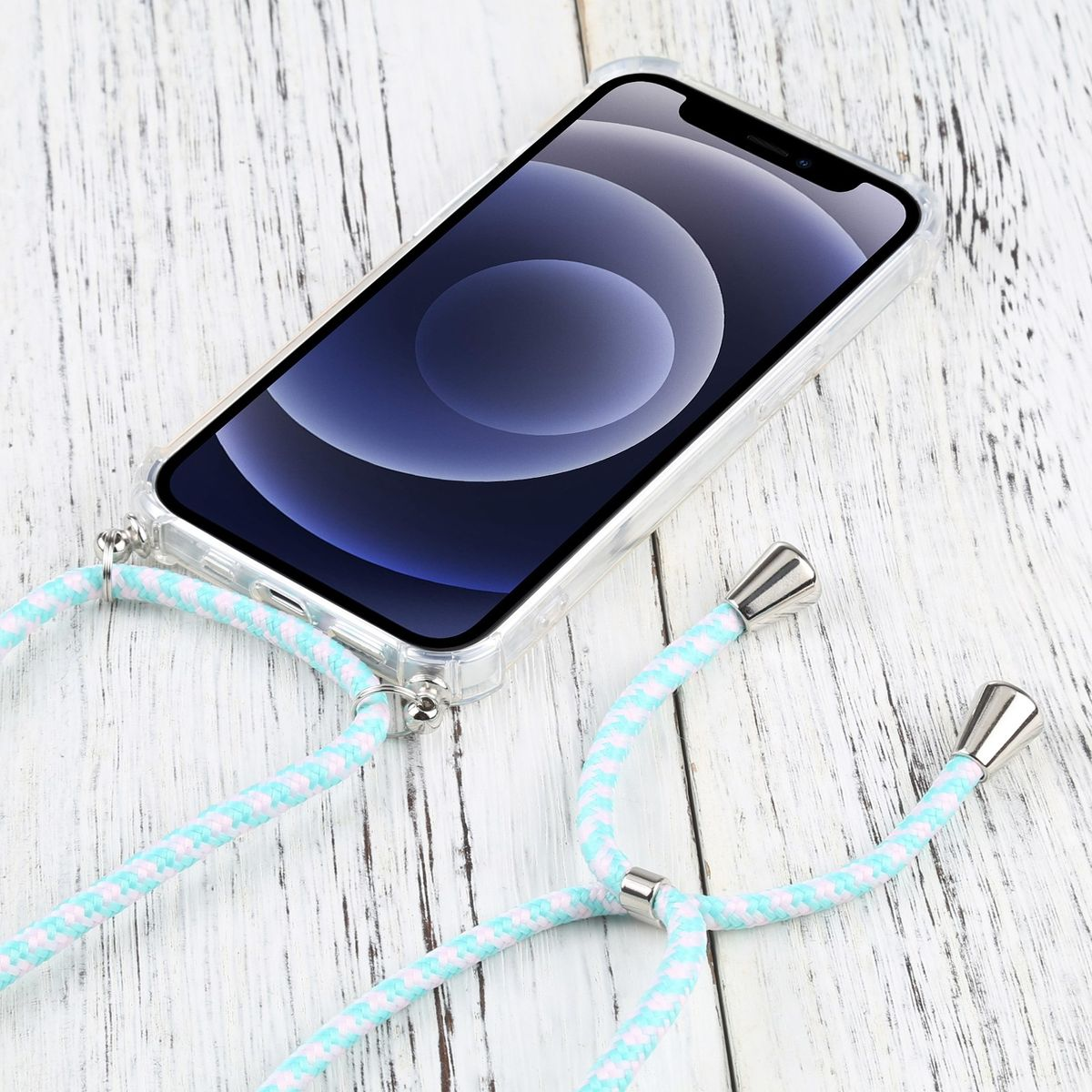 Telefon mit Lanyard. Klare Hülle, blaues und weißes Lanyard. Holz Hintergrund.