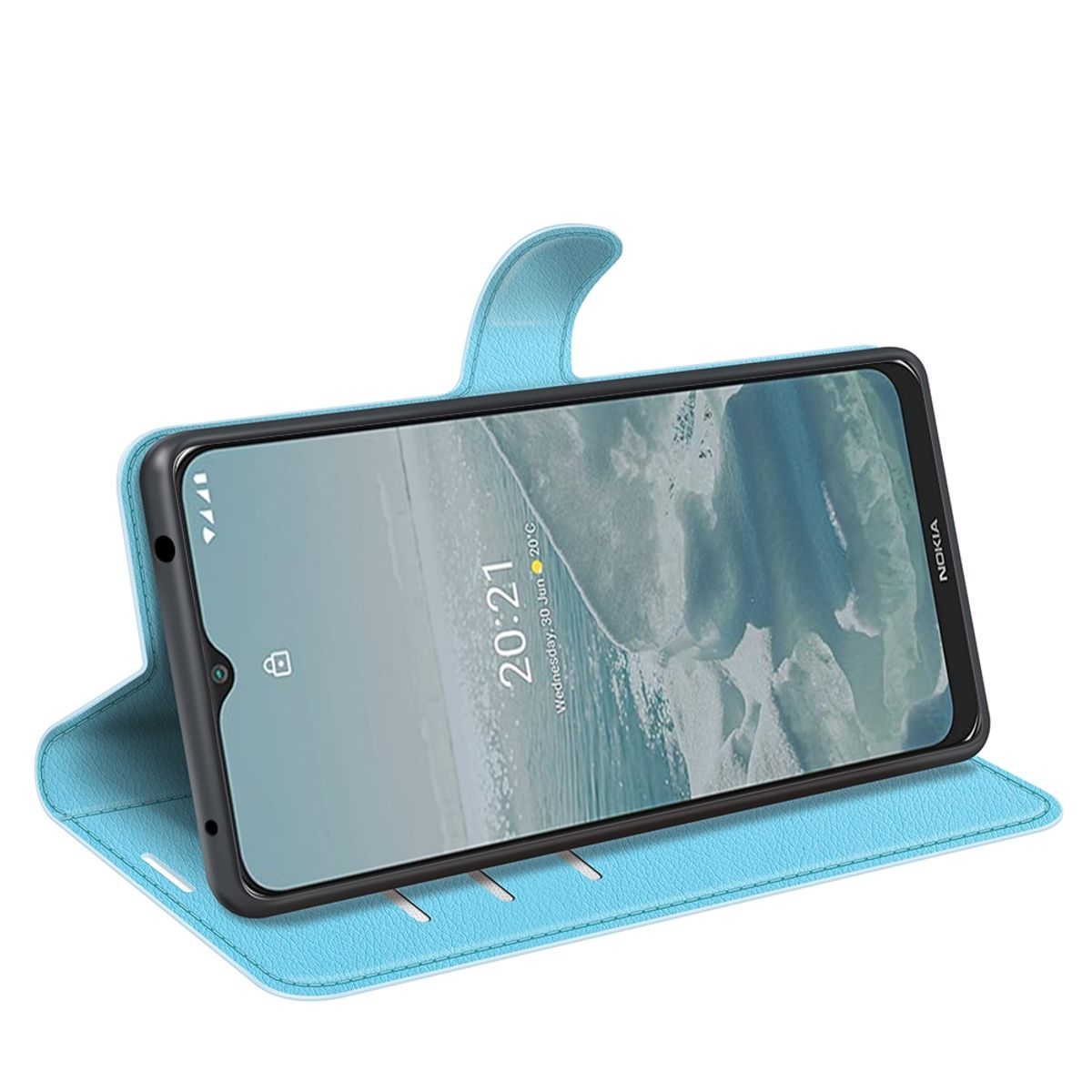 Blaue Handyhülle, mit einem Telefon darin. Telefon zeigt die Uhrzeit 20:21. Weißer Hintergrund.