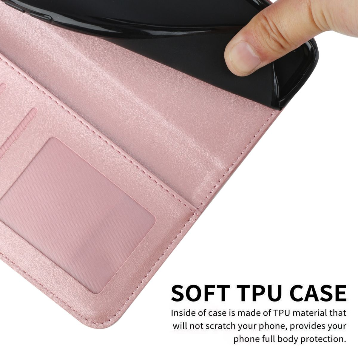 Hand hält eine rosa Handyhülle, das Telefon wird eingesetzt. Die Hülle ist offen.