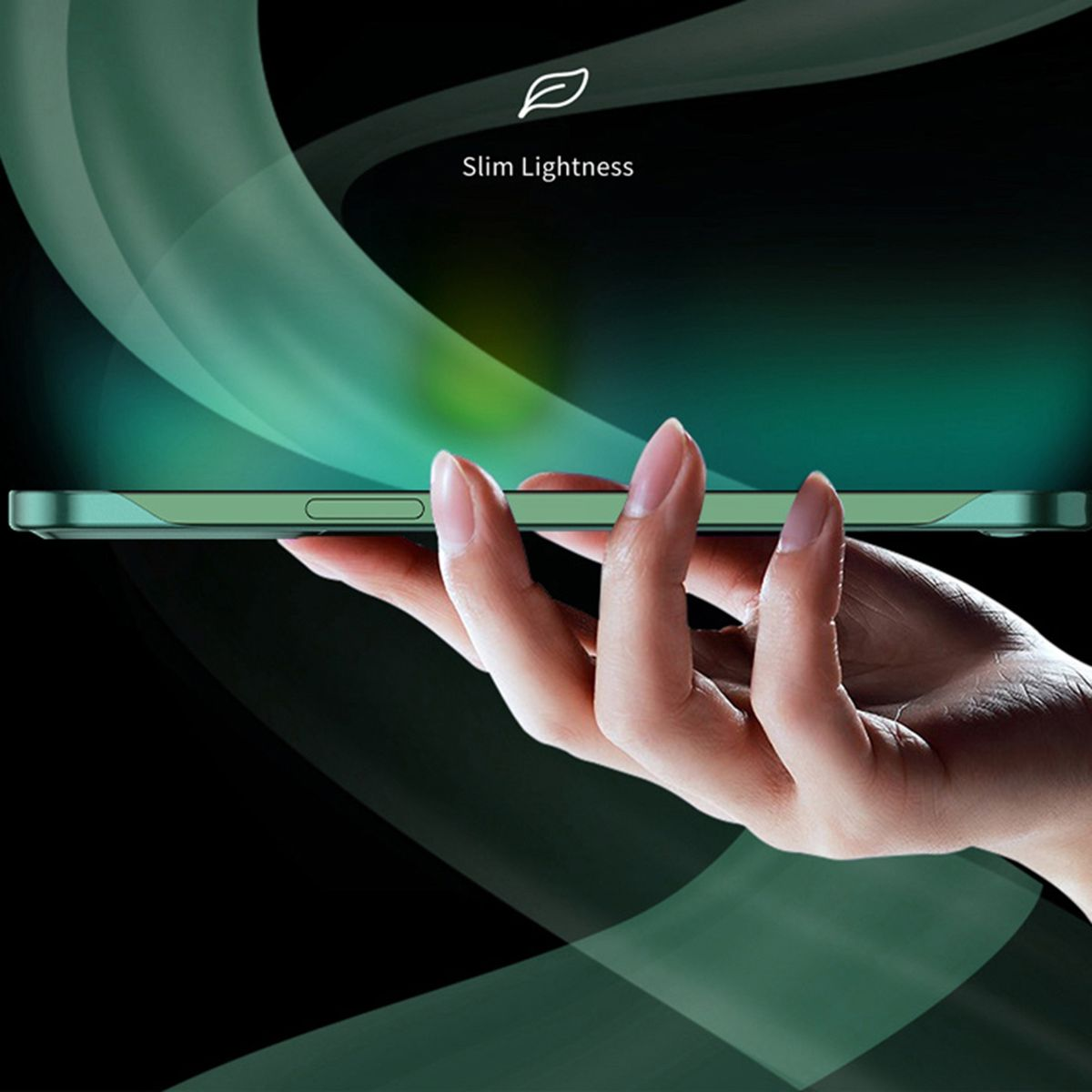 Hand hält eine grüne Handyhülle, Seitenansicht. Das Telefon ist schlank, mit schwarzem Hintergrund.