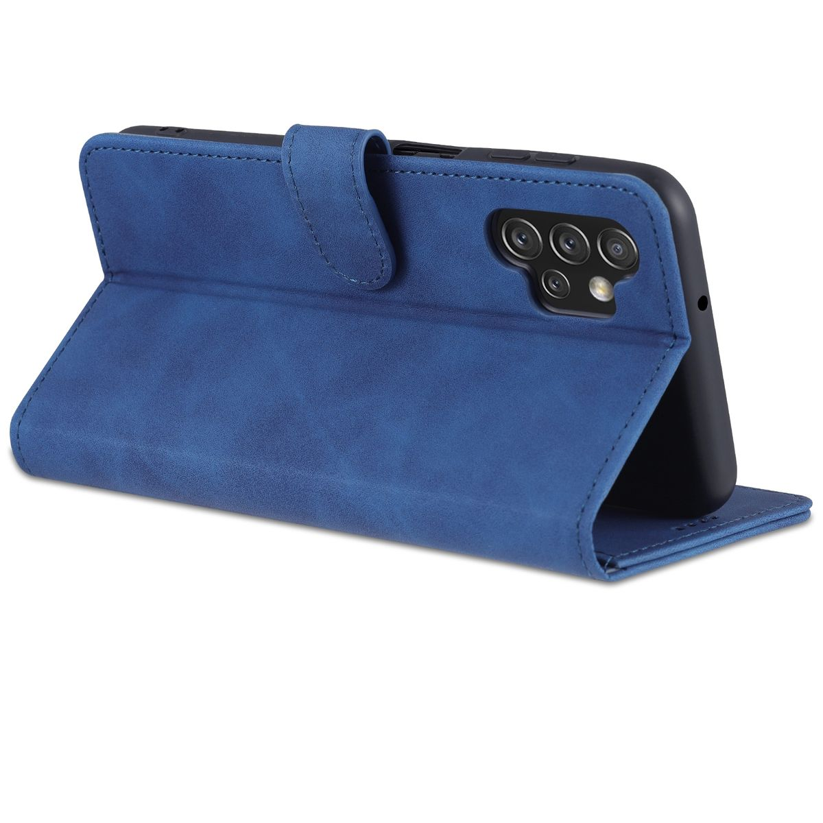 Blaue Handyhülle, geöffnet, mit Telefon darin. Das Telefon ist aufgestellt und zeigt die Kamera.