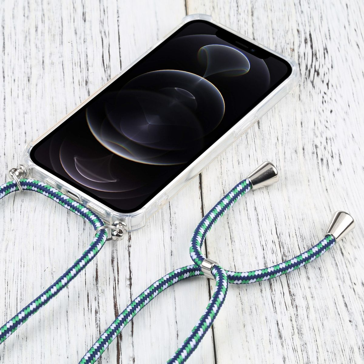Transparente Handyhülle mit blauem und grünem Lanyard. Das Telefon liegt auf Holzgrund.