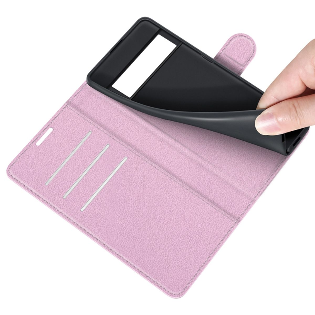 Hand entnimmt Telefon aus rosa Handyhülle. Hülle hat Kartenfächer.
