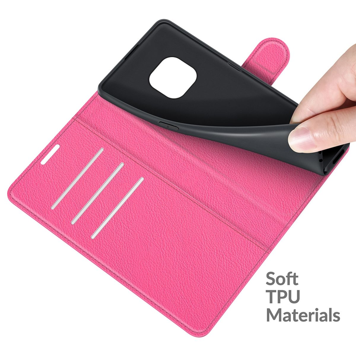 Hand entfernt schwarzes Telefon aus rosa Gehäuse. Rosa Innenraum, Kartenfächer sichtbar. Text für weiche TPU-Materialien.