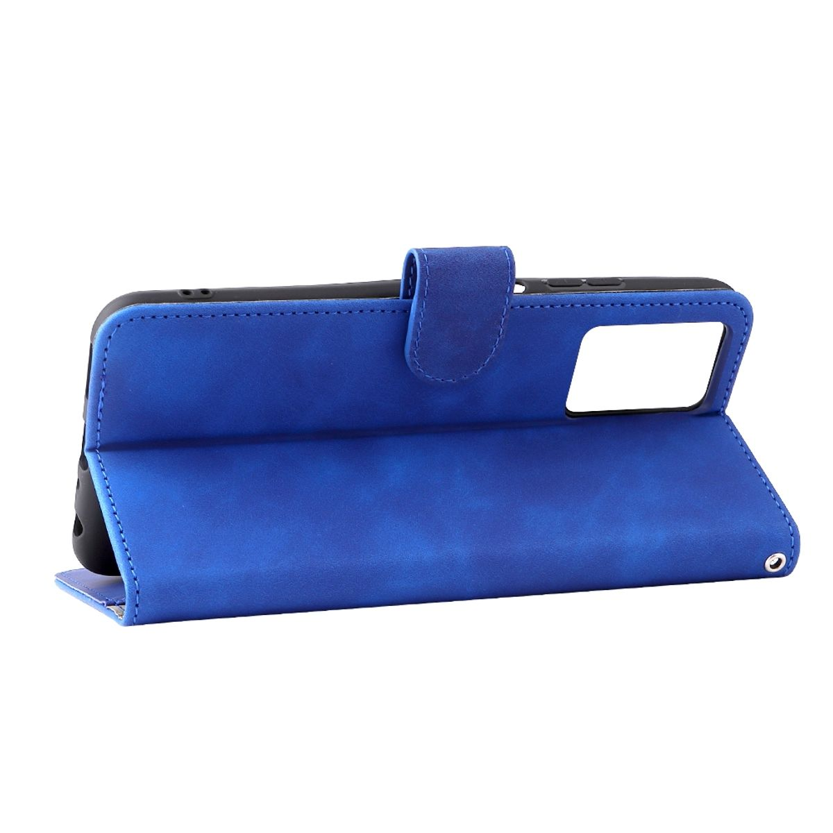 Blaue Handyhülle mit Telefon darin. Der Koffer ist offen. Weißer Hintergrund.