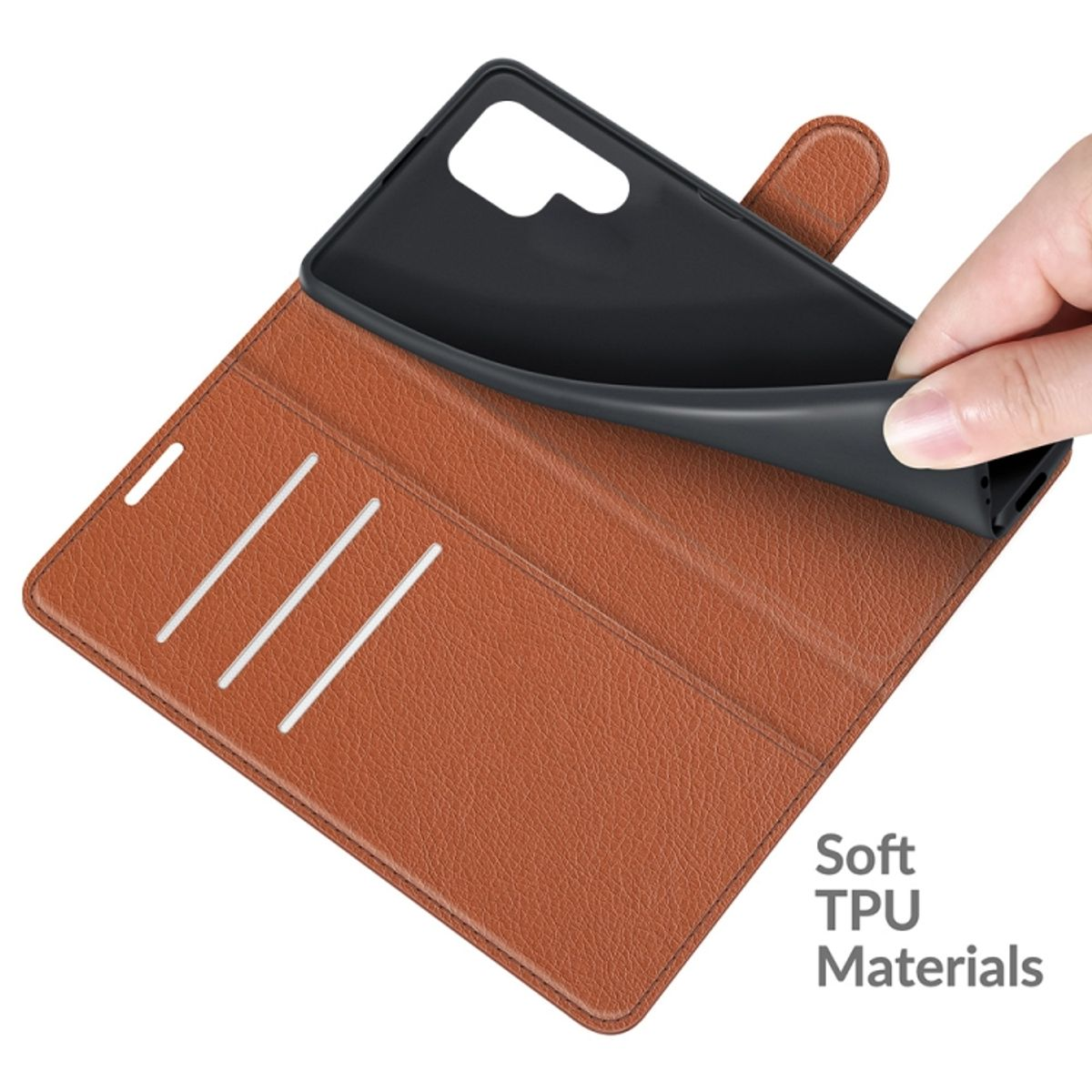 Braune Leder-Handyhülle mit schwarzem Innenraum, Hand hält das Telefon.