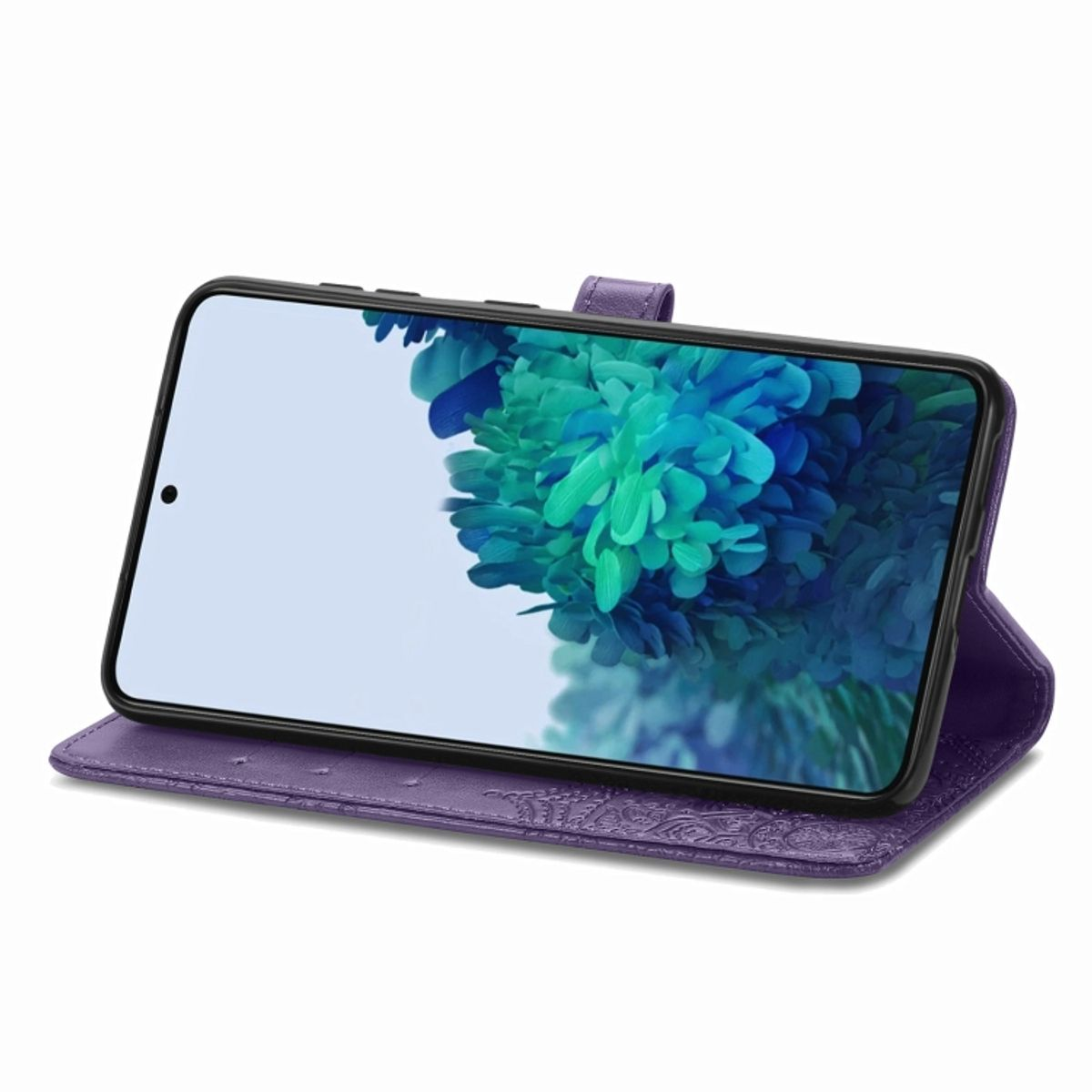 Lila Handyhülle, offen. Telefonbildschirm mit blauer Kunst. Hülle hat geprägtes Design. Weißer Hintergrund.
