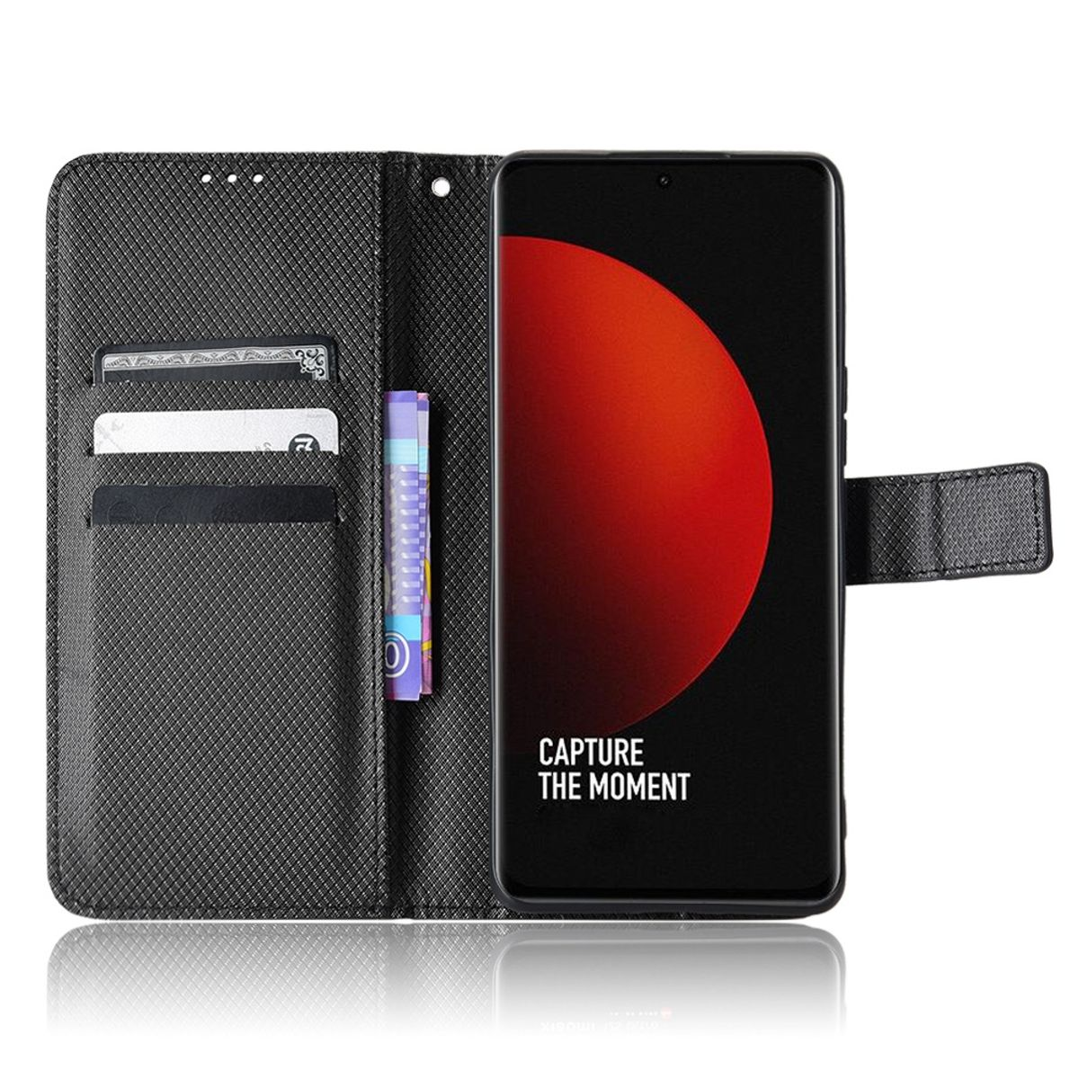 Ein Telefon in einer schwarzen Brieftaschentasche, das ein rotes Kreisbild anzeigt. Karten und Geld sind in der Hülle sichtbar.