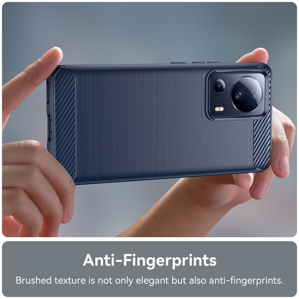 Eine Person hält eine blaue Handyhülle. Der Text lautet: 'Anti-Fingerabdrücke, Gebürstete Textur'.