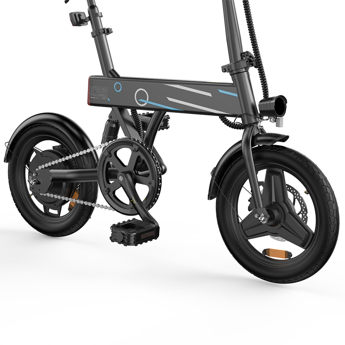 Schwarz-silbernes Elektrofahrrad, Nahaufnahme des Vorderrads.