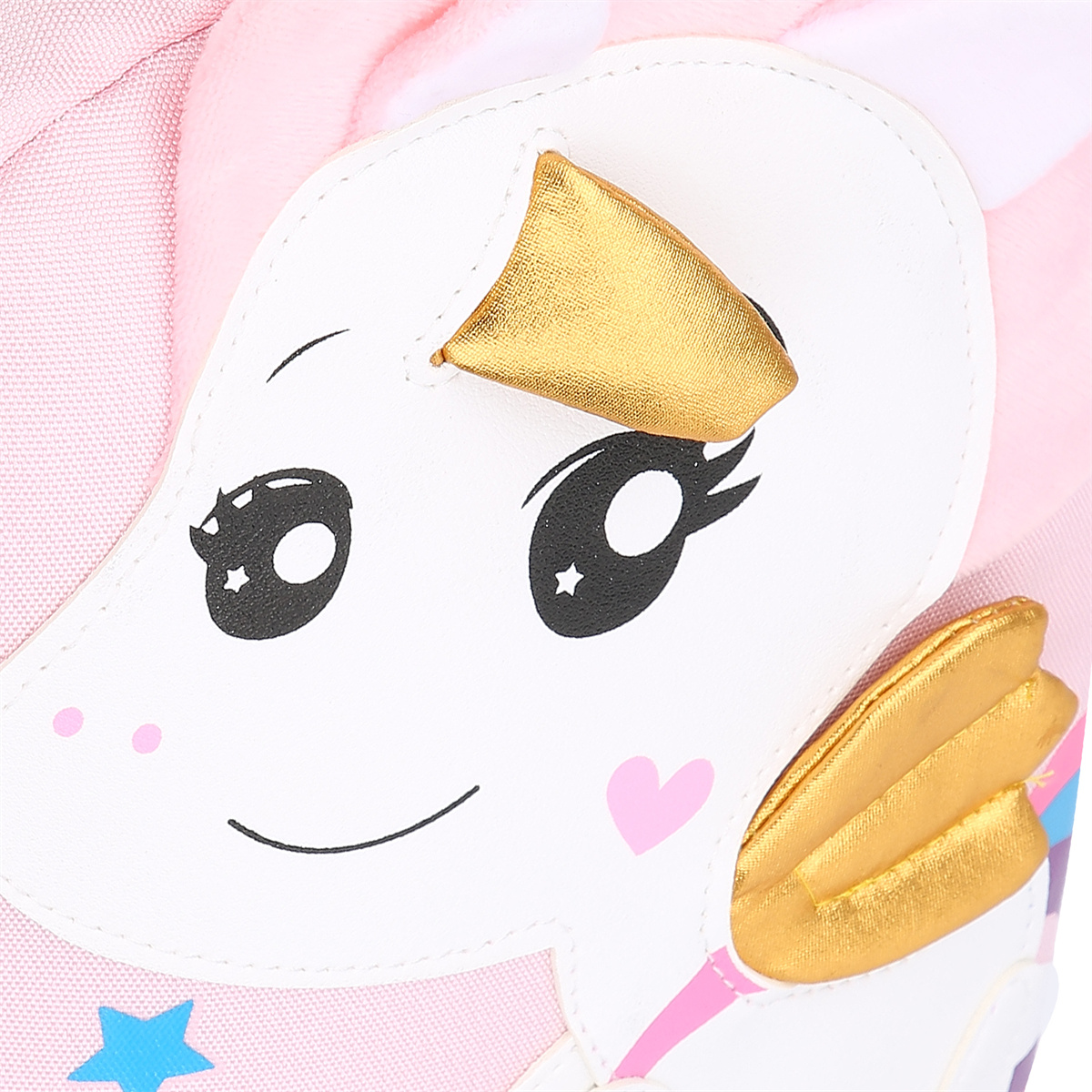 Nahaufnahme eines Einhorn-Gesichts. Weiß mit goldenem Horn und Flügeln, rosa Details.