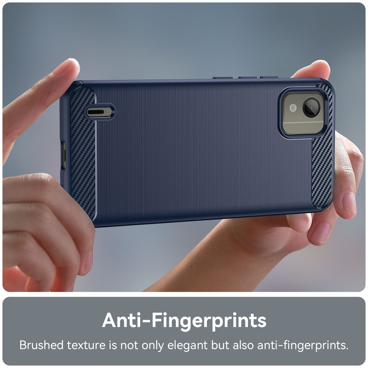 Eine Hand, die ein Telefon mit blauem Gehäuse hält. Das Gehäuse ist strukturiert.