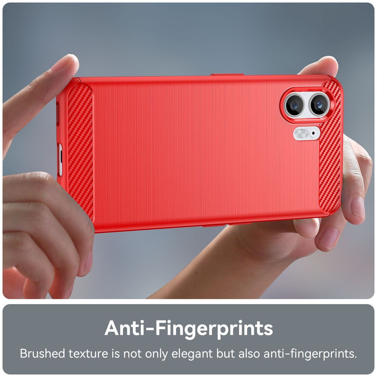 Rote Handyhülle wird gehalten. Telefon in der Hülle. Anti-Fingerabdruck.