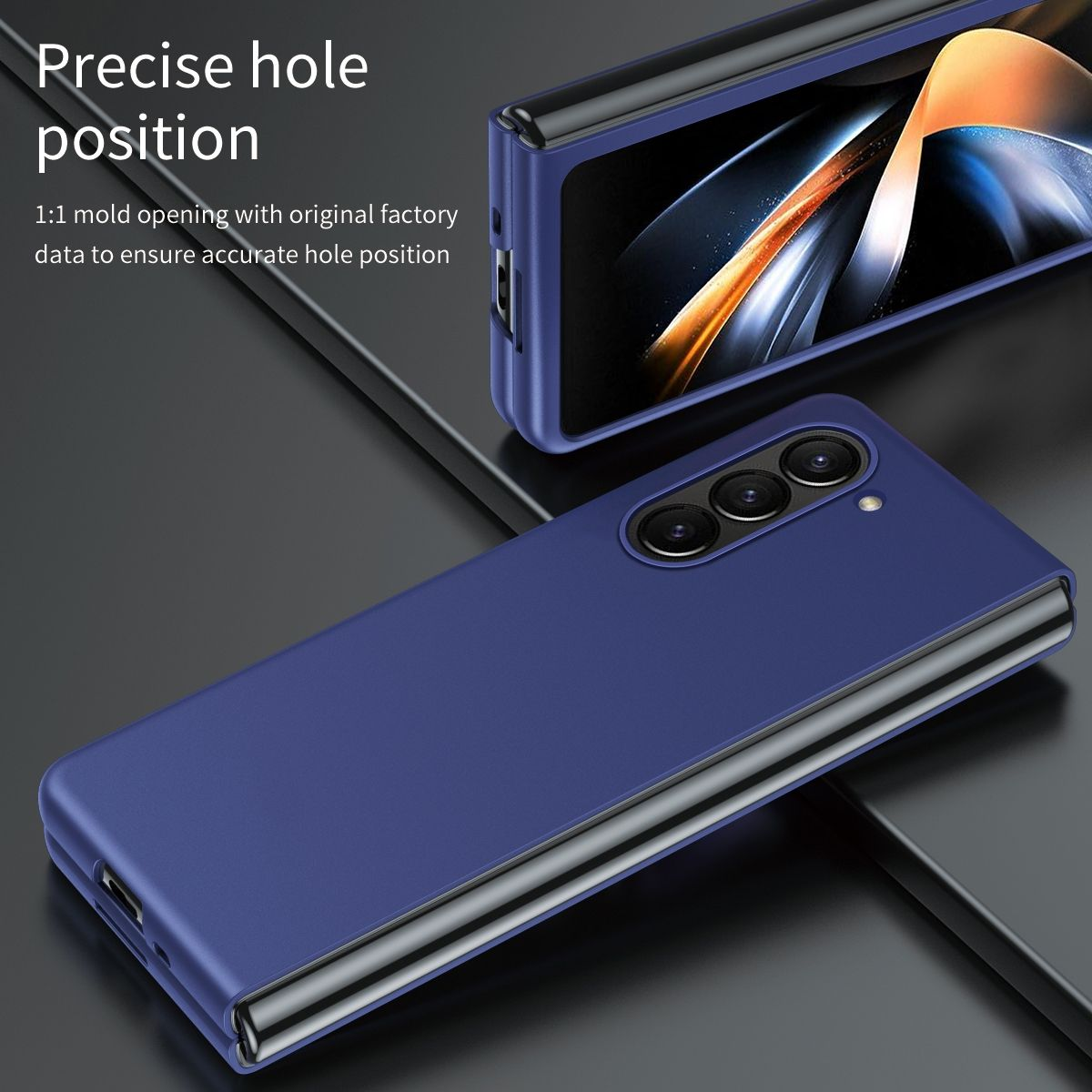 Blaue Handyhülle. Ein Telefon ist darin. Die Hülle ist offen. Präzise Lochposition. Das Telefon befindet sich auf einer dunklen Oberfläche.