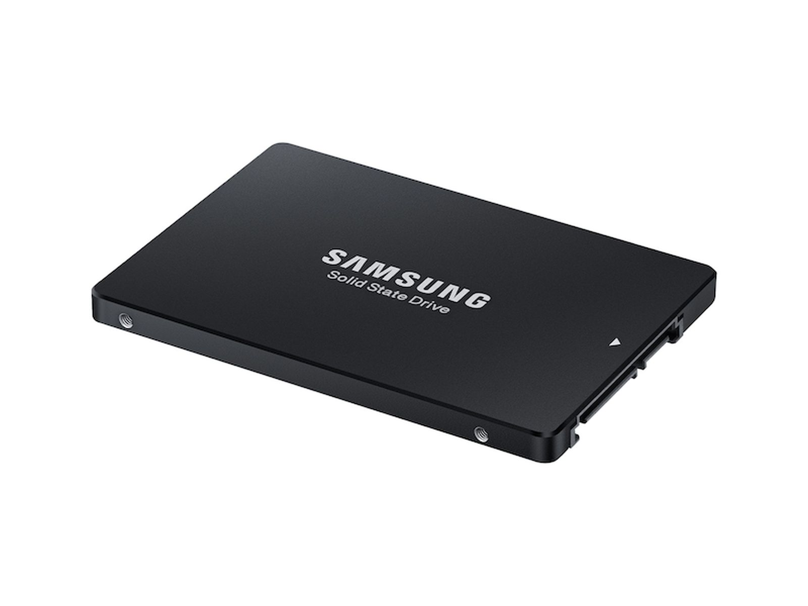 Czarny dysk SSD Samsung. Widok z góry na dysk SSD, z widoczną nazwą marki.