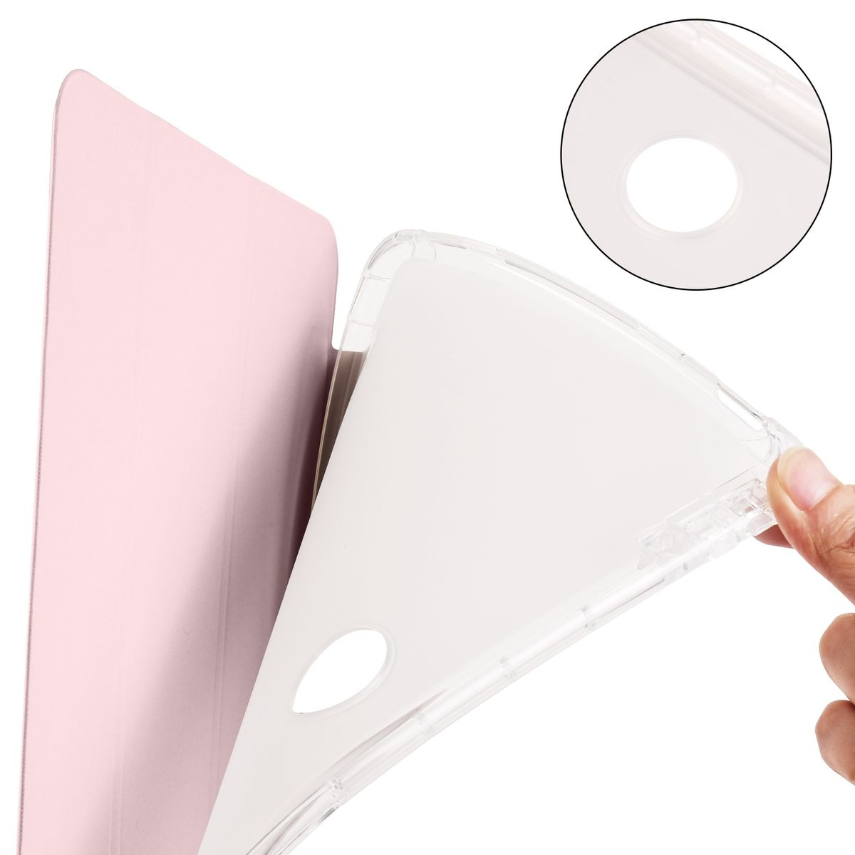 Eine Handyhülle wird auf einem Telefon installiert. Die Hülle ist weiß und durchscheinend. Ein rosa Hintergrund ist sichtbar.