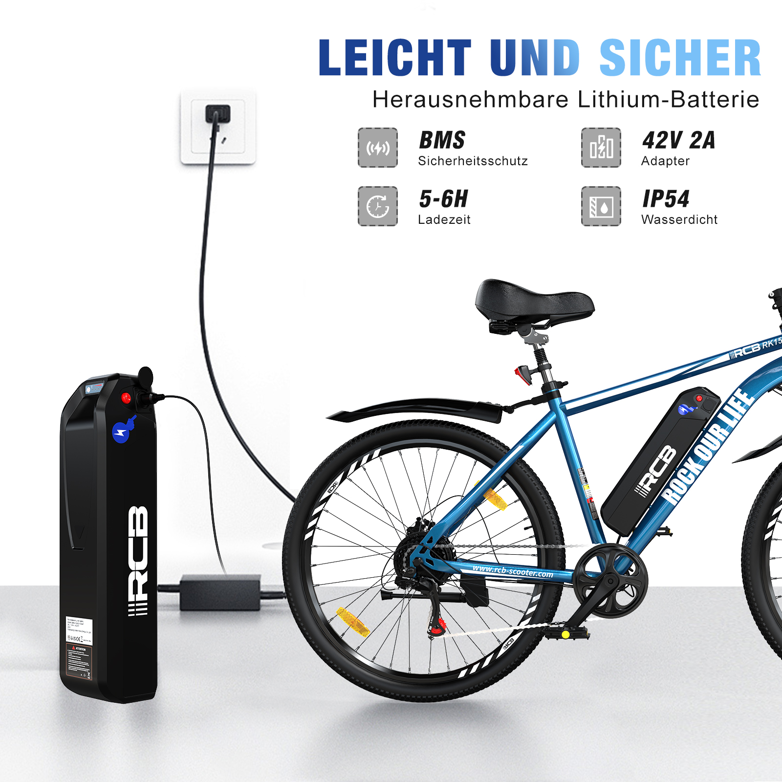 Elektrische fiets met accu aangesloten op een stekker. Informatie over de fiets zichtbaar.